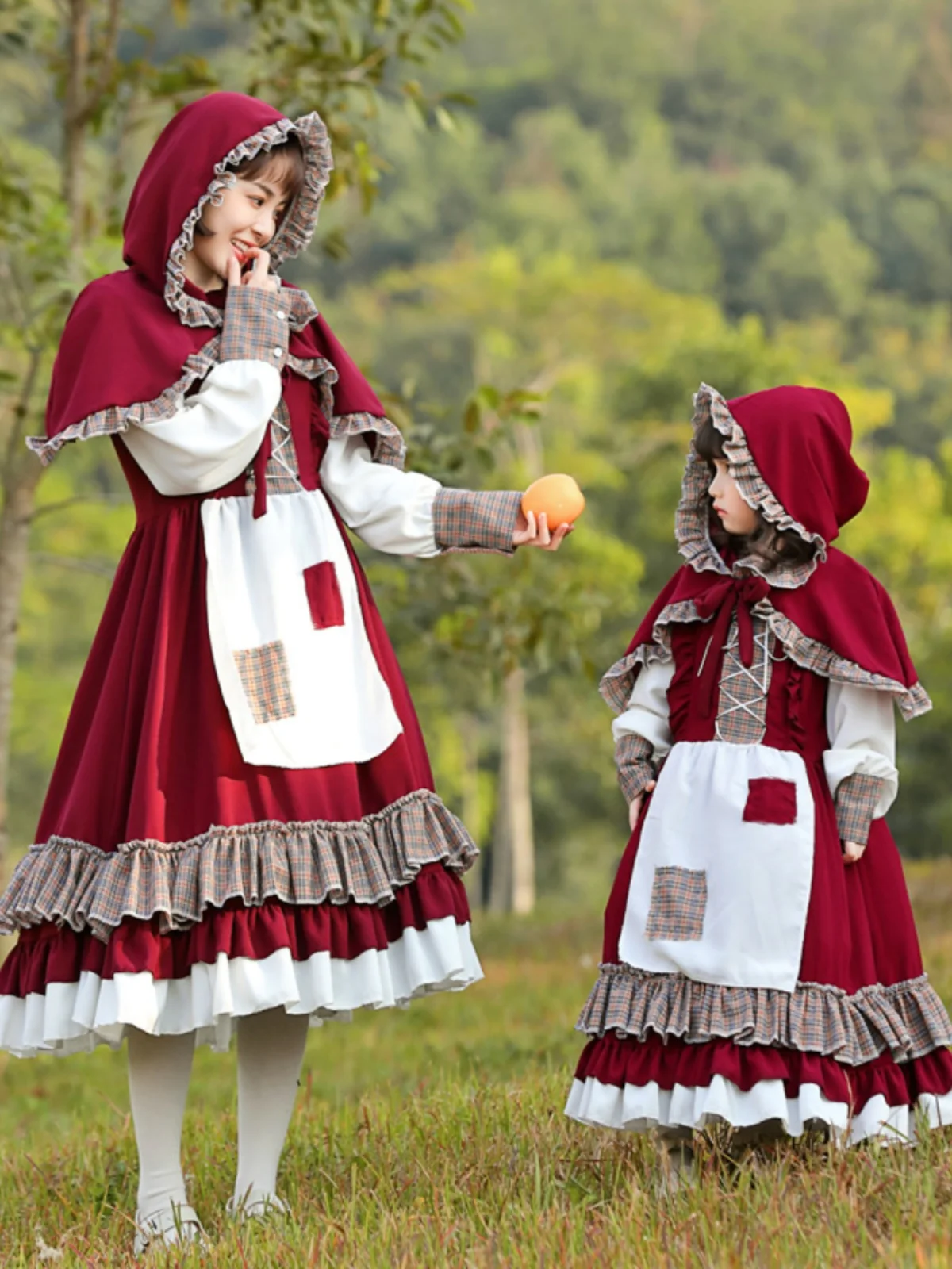 Children's Grimm Fairy Tale Patch Farm Little Red Riding Hood Role Playing Costume
Children's Grimm Fairy Tale Patch Farm Little Red Riding Hood Role Playing Costume