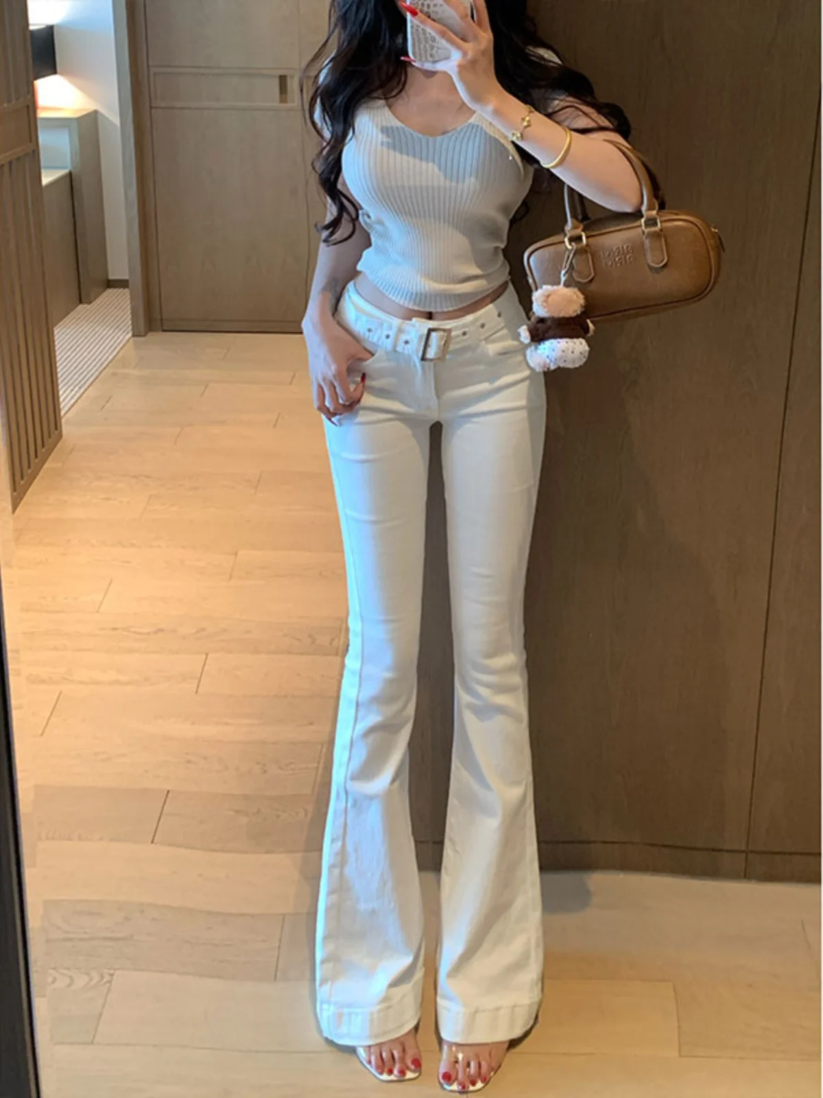 Pure White Low Waisted With Belt Flared Jeans Tall Women 2024 New Slimming Fit Bell Bottom Flare Denim Jeans For Spring Autumn
Pure White Low Waisted With Belt Flared Jeans Tall Women 2024 New Slimming Fit Bell Bottom Flare Denim Jeans For Spring Autumn