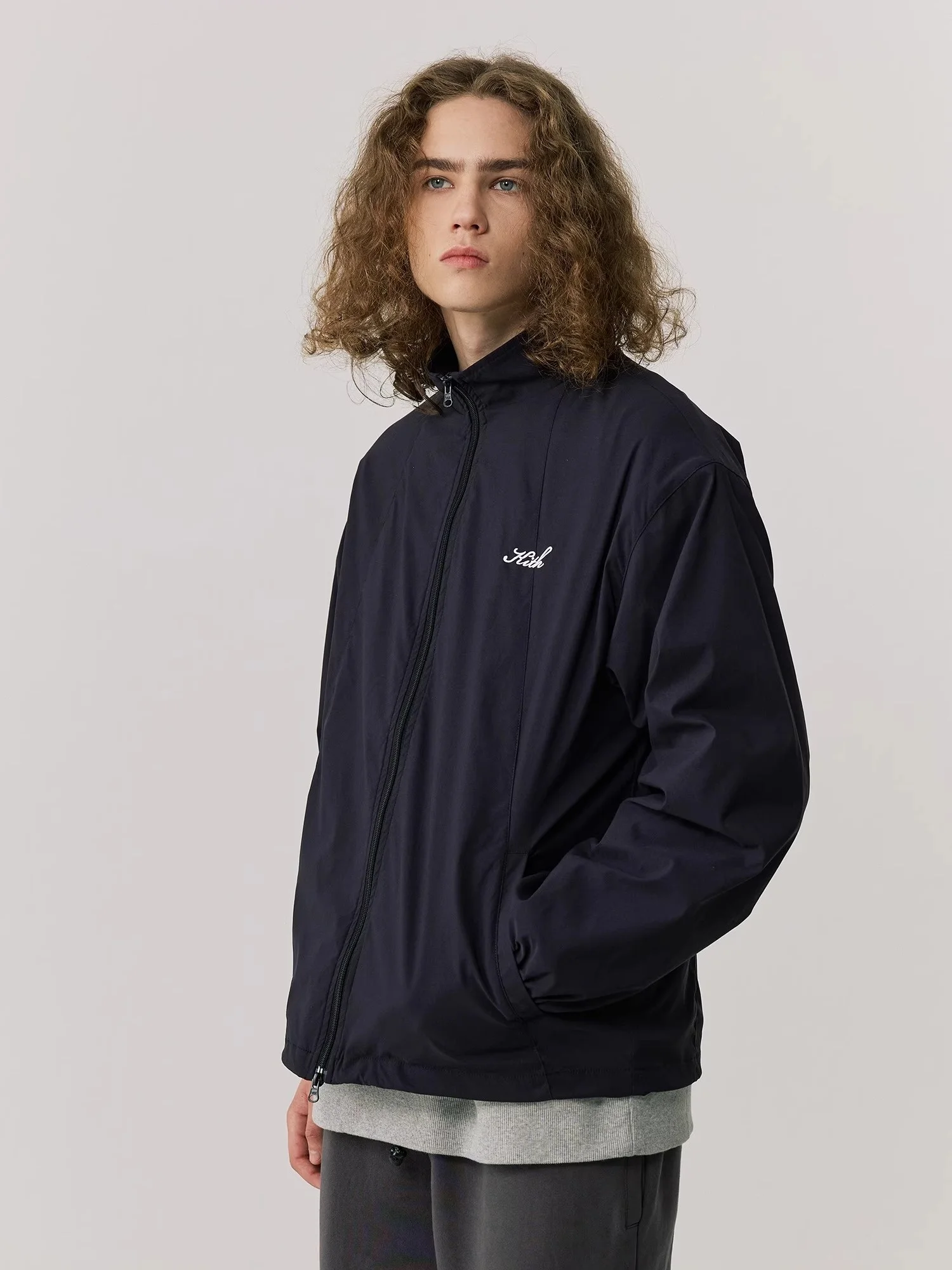 Lightweight Sporty Embroidered Mesh Jacket Windproof Style Stand Collar Men's Autumn Outerwear Breathable Polyester
Lightweight Sporty Embroidered Mesh Jacket Windproof Style Stand Collar Men's Autumn Outerwear Breathable Polyester