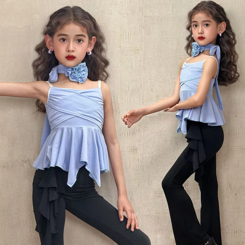 High-quality children's Latin dance performance costumes, girls' practice training pants, performance costumes, denim samba
High-quality children's Latin dance performance costumes, girls' practice training pants, performance costumes, denim samba
