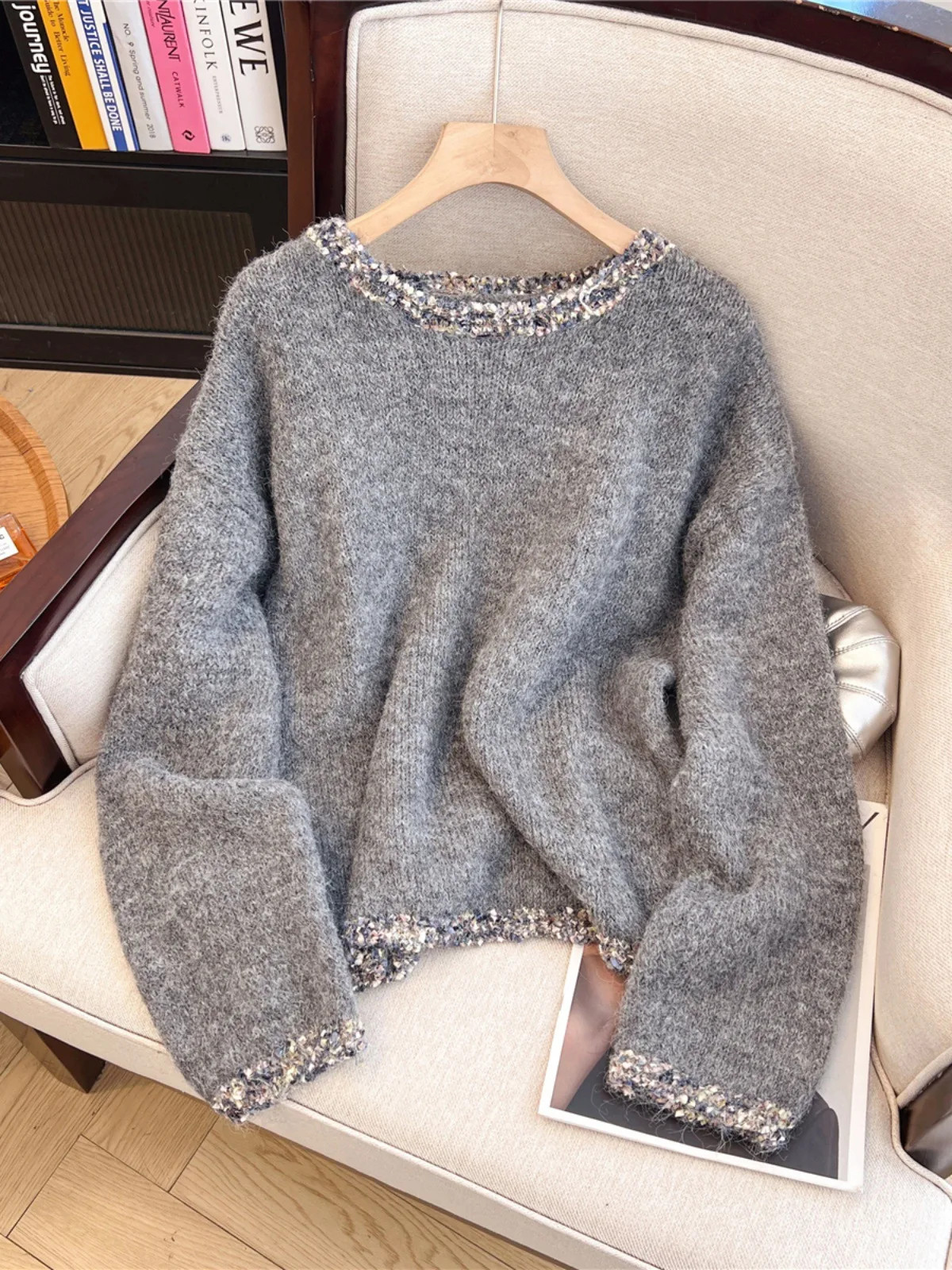 Spring and Autumn Pure Color Simple Retro Round Neck Lazy Style Loose Knitted Tops Hoodie Sweater for Women
Spring and Autumn Pure Color Simple Retro Round Neck Lazy Style Loose Knitted Tops Hoodie Sweater for Women