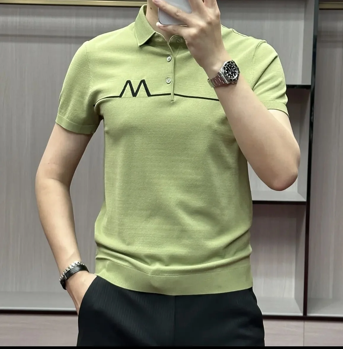 Лето 2024, мужская трикотажная футболка irt Pure Color, повседневная тонкая ort Sve, роскошная деловая футболка Sli для отдыха среднего года
Лето 2024, мужская трикотажная футболка irt Pure Color, повседневная тонкая ort Sve, роскошная деловая футболка Sli для отдыха среднего года