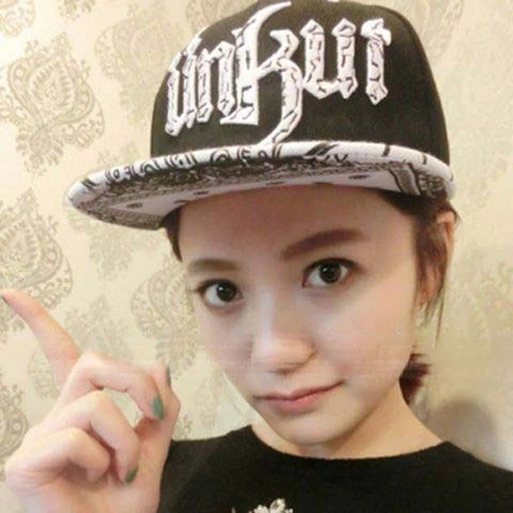 Adjustable Letter Embroidery Flat Brim Hat Korean Style Hip-hop Street Style Baseball Cap Cotton Sunscreen Peaked Cap Daily
Adjustable Letter Embroidery Flat Brim Hat Korean Style Hip-hop Street Style Baseball Cap Cotton Sunscreen Peaked Cap Daily