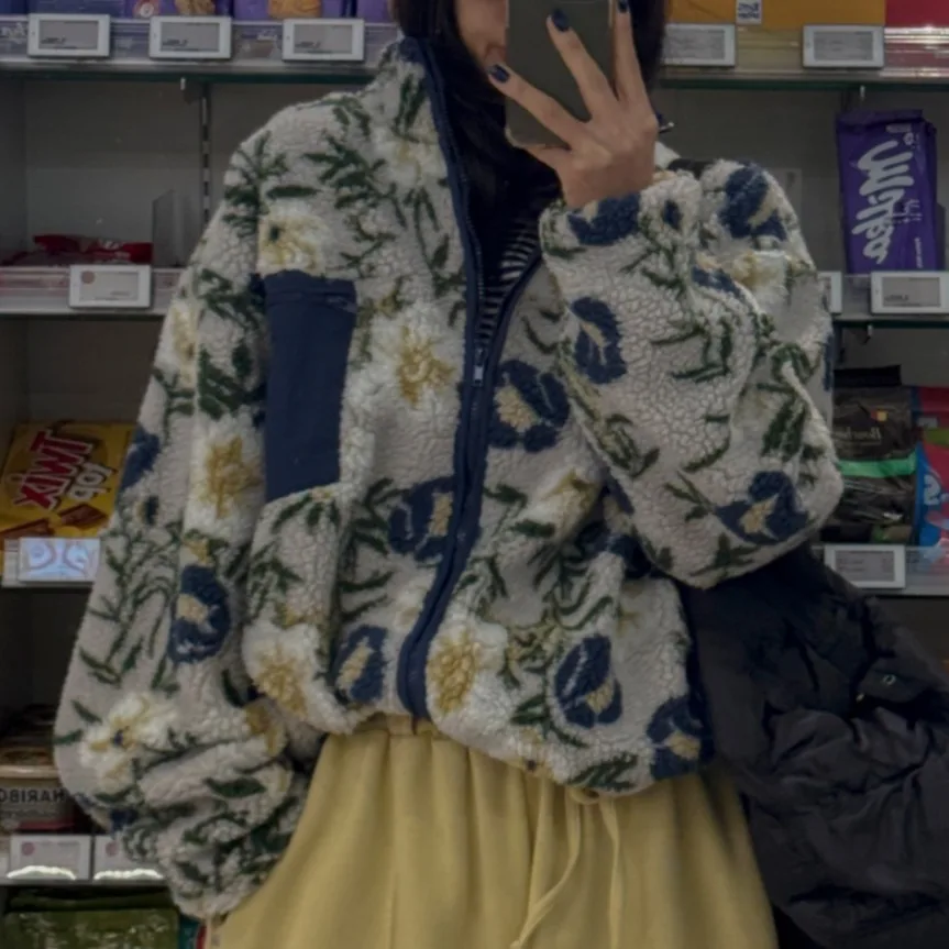 Chic ort Lamb Fur Jaet Women's Vintage Color Blo Floral Design Warm Polyester Coat Straight Cut Long Sve Daily Wear
Chic ort Lamb Fur Jaet Women's Vintage Color Blo Floral Design Warm Polyester Coat Straight Cut Long Sve Daily Wear