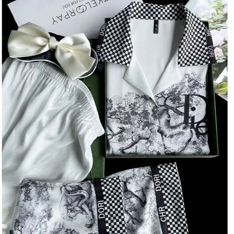 2024 Luxury Autumn Winter New Ice Silk Pajamas Women Tiktok Two Piece Set Jacquard Home Clothes Nightgown Sleepwear Nightwear
2024 Luxury Autumn Winter New Ice Silk Pajamas Women Tiktok Two Piece Set Jacquard Home Clothes Nightgown Sleepwear Nightwear
