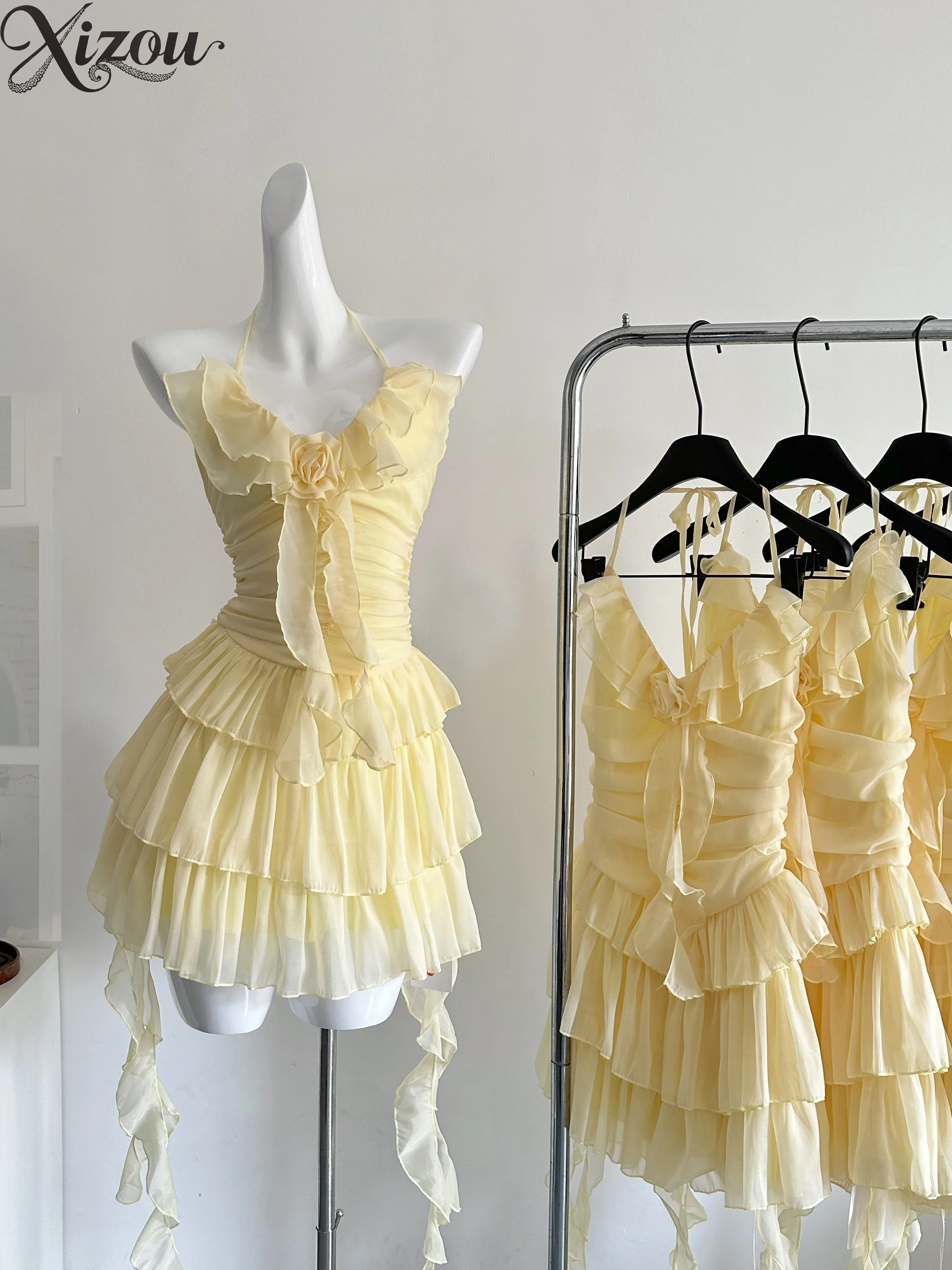 Женское летнее платье на подтяжках с рюшами и листьями во французском стиле, новое однотонное шифоновое женское элегантное платье нестандартной формы
Женское летнее платье на подтяжках с рюшами и листьями во французском стиле, новое однотонное шифоновое женское элегантное платье нестандартной формы