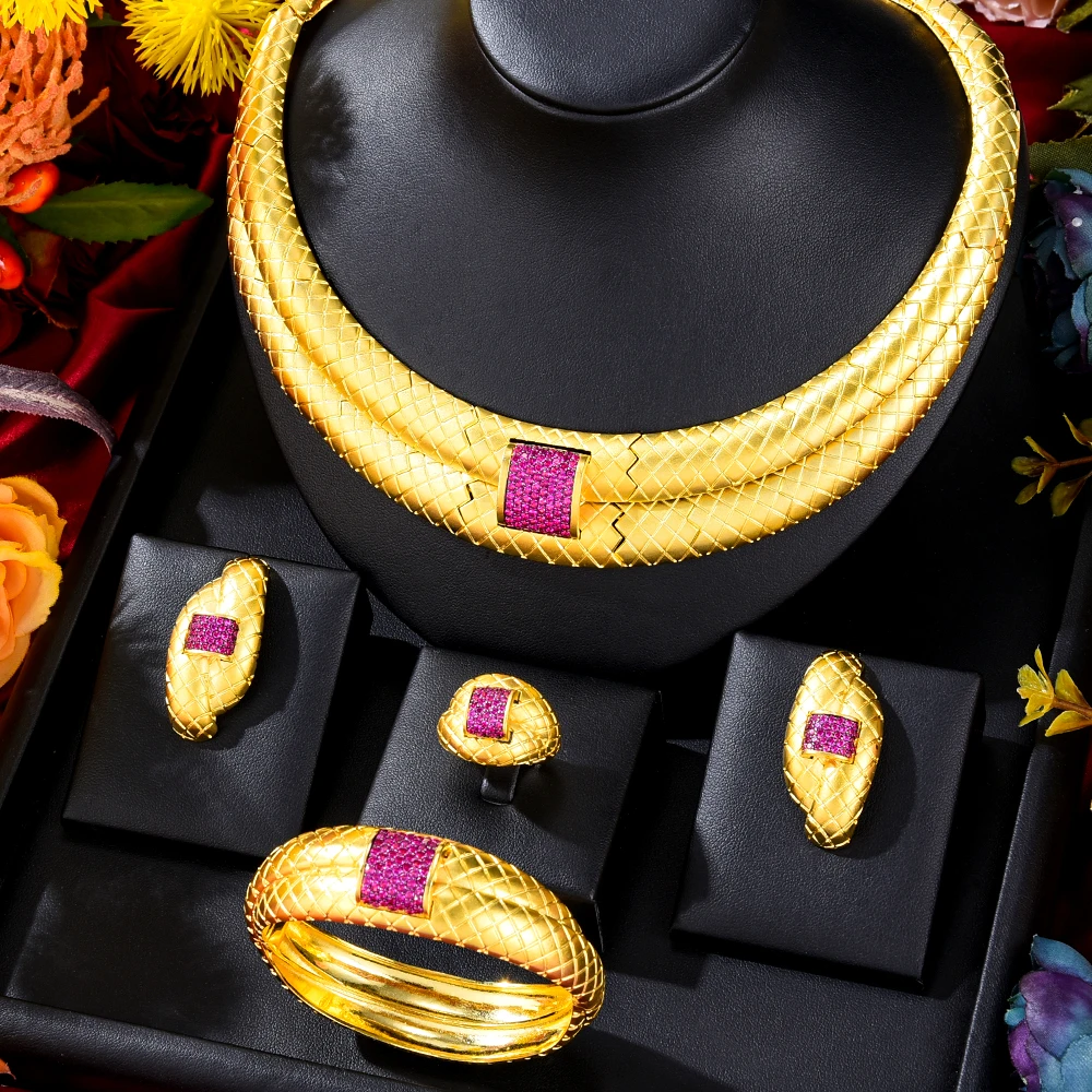 Soramoore Original DUBAI 4pcs Jewelry Sets Necklace Bangle Ring Earrings Luxury Gougeous Splicing Set For Women Wedding Party
Soramoore Original DUBAI 4pcs Jewelry Sets Necklace Bangle Ring Earrings Luxury Gougeous Splicing Set For Women Wedding Party