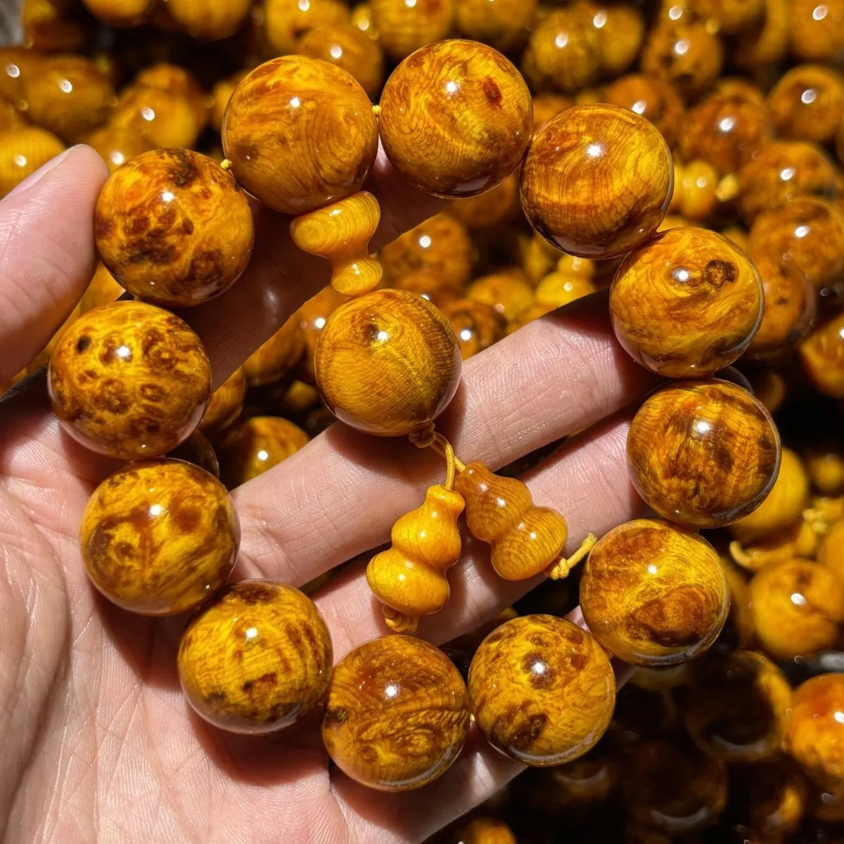 Natural North Aquilarius Amber Wood Scarred Authentic Original Ecological Rosin Wood Pine Bracelets Buddha Beads Luck HandString
Natural North Aquilarius Amber Wood Scarred Authentic Original Ecological Rosin Wood Pine Bracelets Buddha Beads Luck HandString
