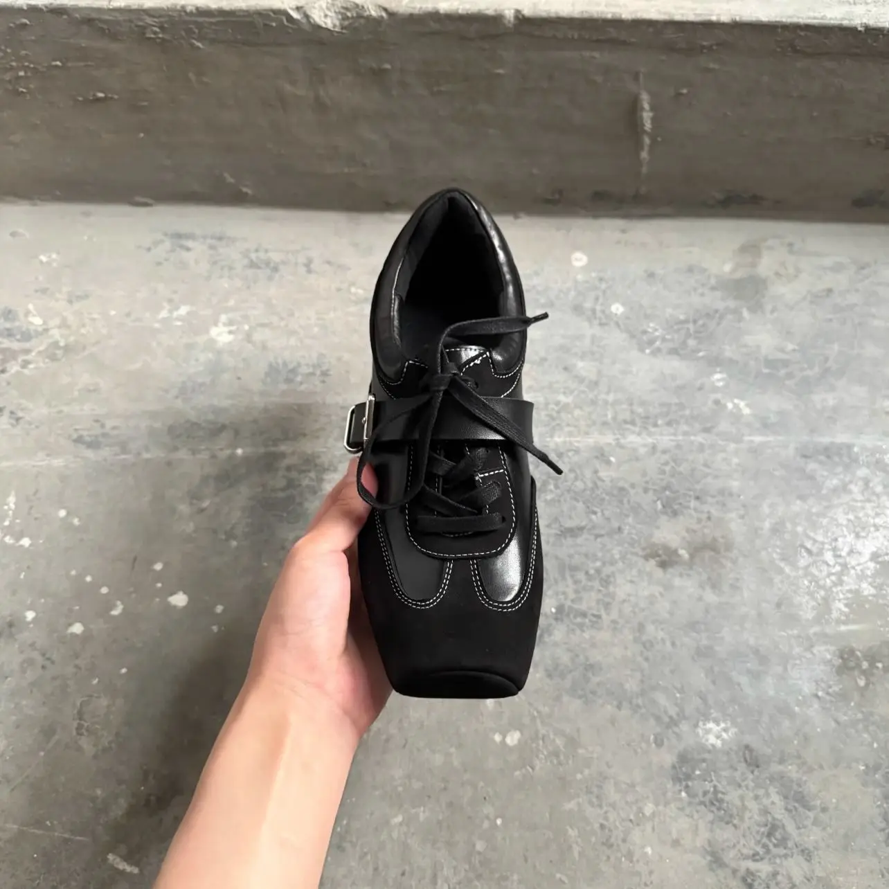 Casual Leather Shoes Unisex Commuter Style British Leisure Flat Bottom Versatile Trendy Shoes for Men And Women
Casual Leather Shoes Unisex Commuter Style British Leisure Flat Bottom Versatile Trendy Shoes for Men And Women