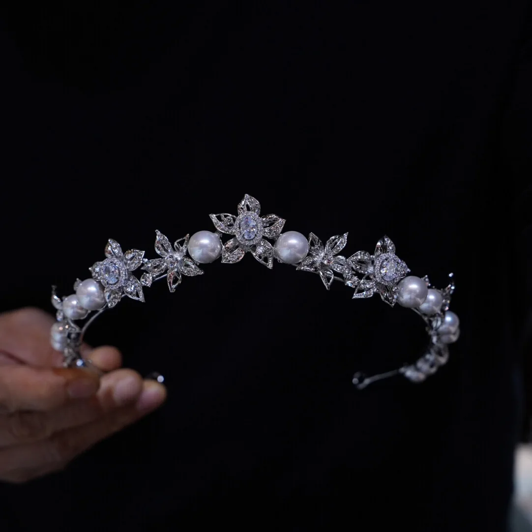 Корейская принцесса с жемчугом, короны для невесты, головной убор с кристаллами циркона, свадебные диадемы, ленты для волос, вечернее платье, украшения для волос
Корейская принцесса с жемчугом, короны для невесты, головной убор с кристаллами циркона, свадебные диадемы, ленты для волос, вечернее платье, украшения для волос