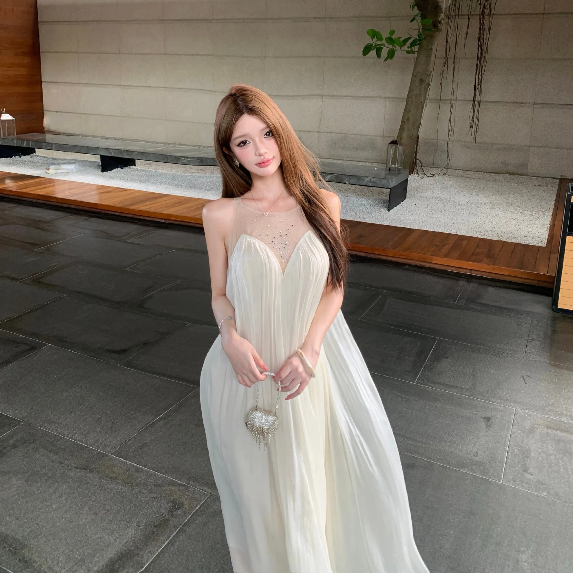 Premium Temperament Mesh Splicing Hot Diamond Sleeveless Suspender Dress Women's Beautiful Holiday Dress
Premium Temperament Mesh Splicing Hot Diamond Sleeveless Suspender Dress Women's Beautiful Holiday Dress