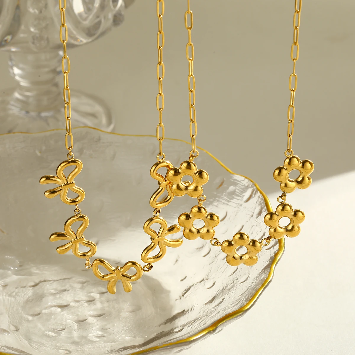 Elegant Charm Stainless Steel Necklace with Handmade Flower Bowknot Cable Chain Women's Jewelry Accessories for Birthday Gifts
Elegant Charm Stainless Steel Necklace with Handmade Flower Bowknot Cable Chain Women's Jewelry Accessories for Birthday Gifts