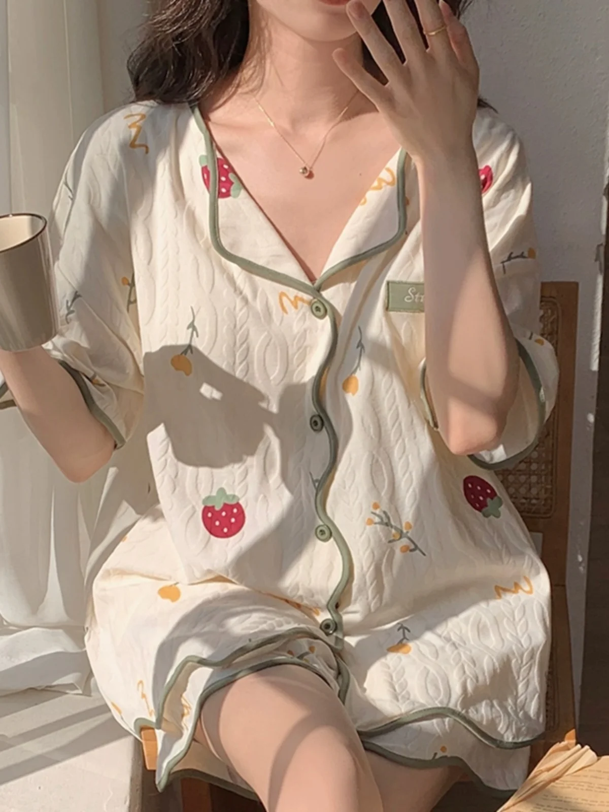 Summer Cotton Blend Spwear Women's Inteated Padded Bra Cute Stberry Set ort Sve Comfortable Home Clothes
Summer Cotton Blend Spwear Women's Inteated Padded Bra Cute Stberry Set ort Sve Comfortable Home Clothes