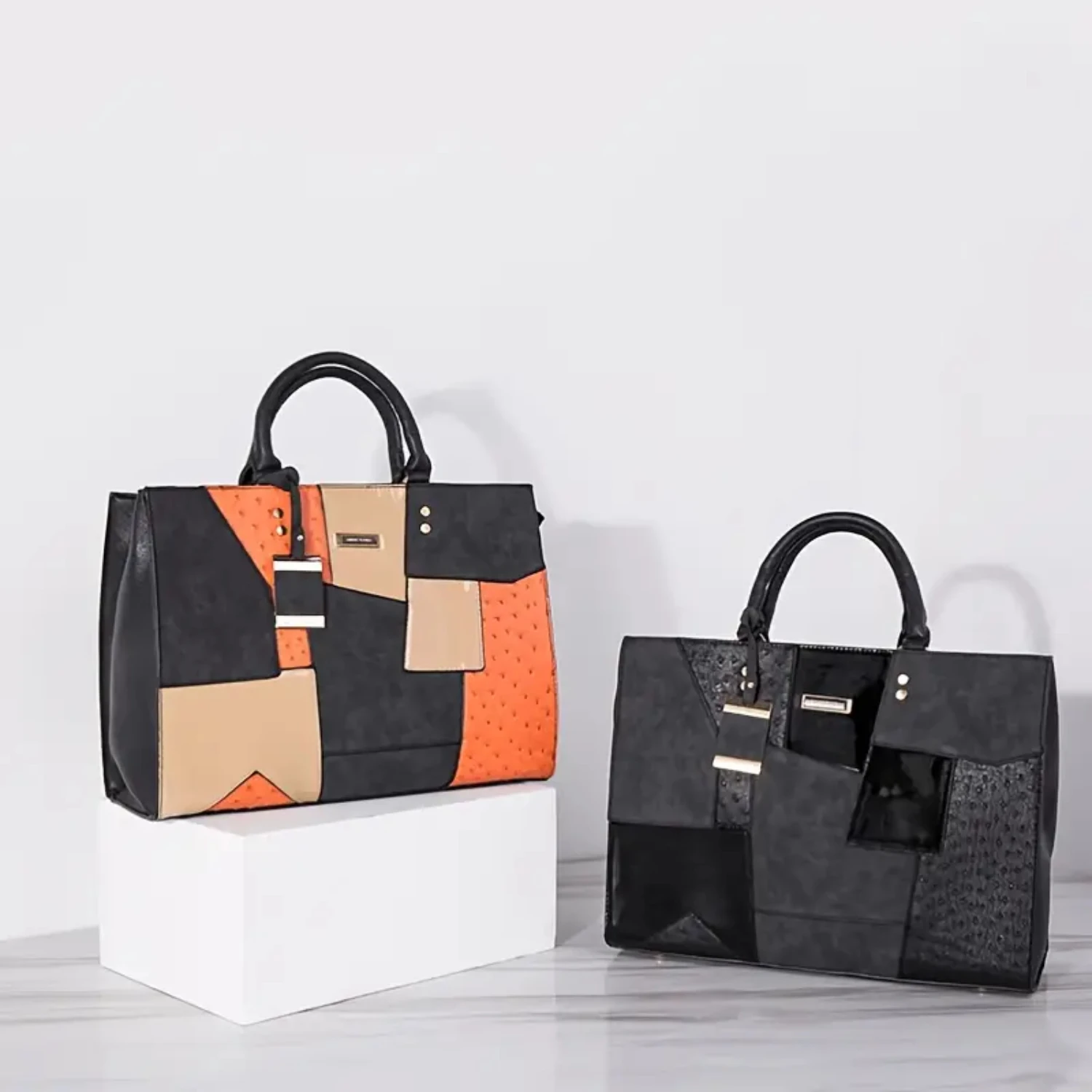 Elegant and Stylish Large Tote Bag with Patchwork Design, Trendy Shoulder Handbag for Women, Perfect for Work and Daily Use
Elegant and Stylish Large Tote Bag with Patchwork Design, Trendy Shoulder Handbag for Women, Perfect for Work and Daily Use