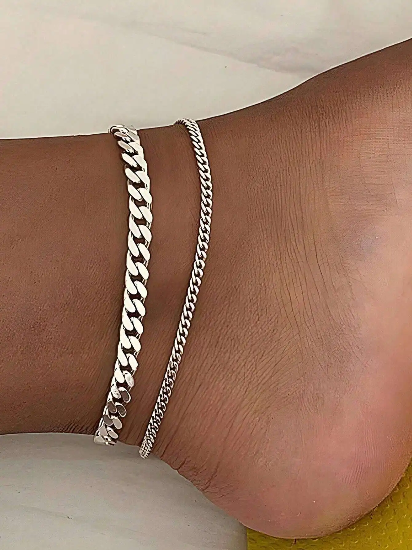 2pcs Gold Multi-Layer Chain Unique Design Anklet, Beach & Street Style, Suitable For Women's Daily Wear, Great Gift For Female Friends
2pcs Gold Multi-Layer Chain Unique Design Anklet, Beach & Street Style, Suitable For Women's Daily Wear, Great Gift For Female Friends