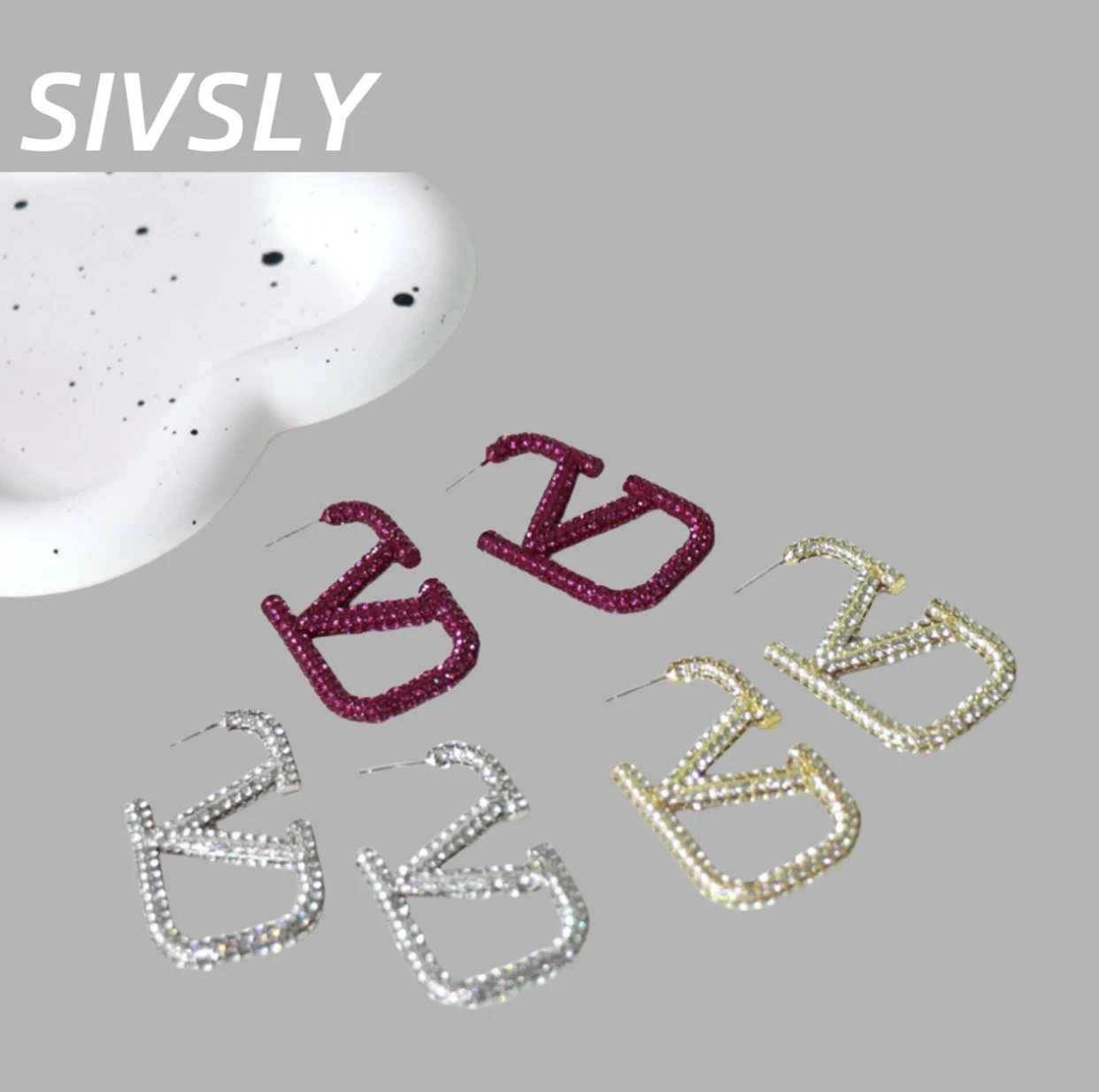 Large size, European and American design, fashionable, luxurious, high-end earring, internet celebrity, sweet and cool temperame
Large size, European and American design, fashionable, luxurious, high-end earring, internet celebrity, sweet and cool temperame