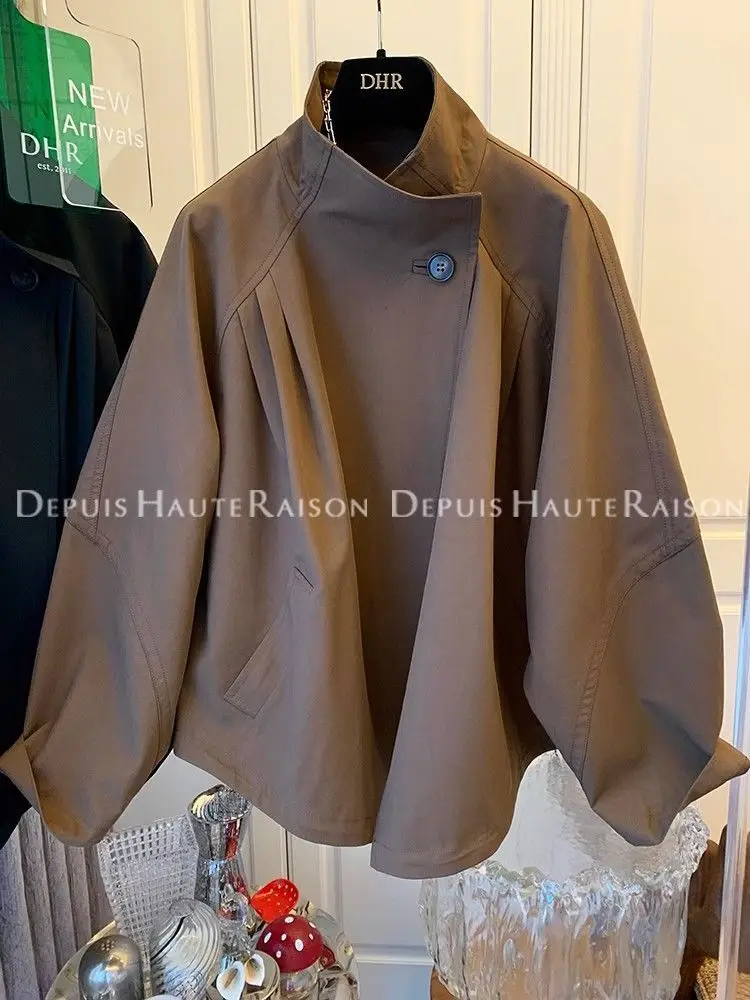 MiiiiX Casual Simple Short Windbreaker Jacket Women's Trench Coat 2024 Autumn Retro Stand Collar Loose Outerwear Female Clothes
MiiiiX Casual Simple Short Windbreaker Jacket Women's Trench Coat 2024 Autumn Retro Stand Collar Loose Outerwear Female Clothes