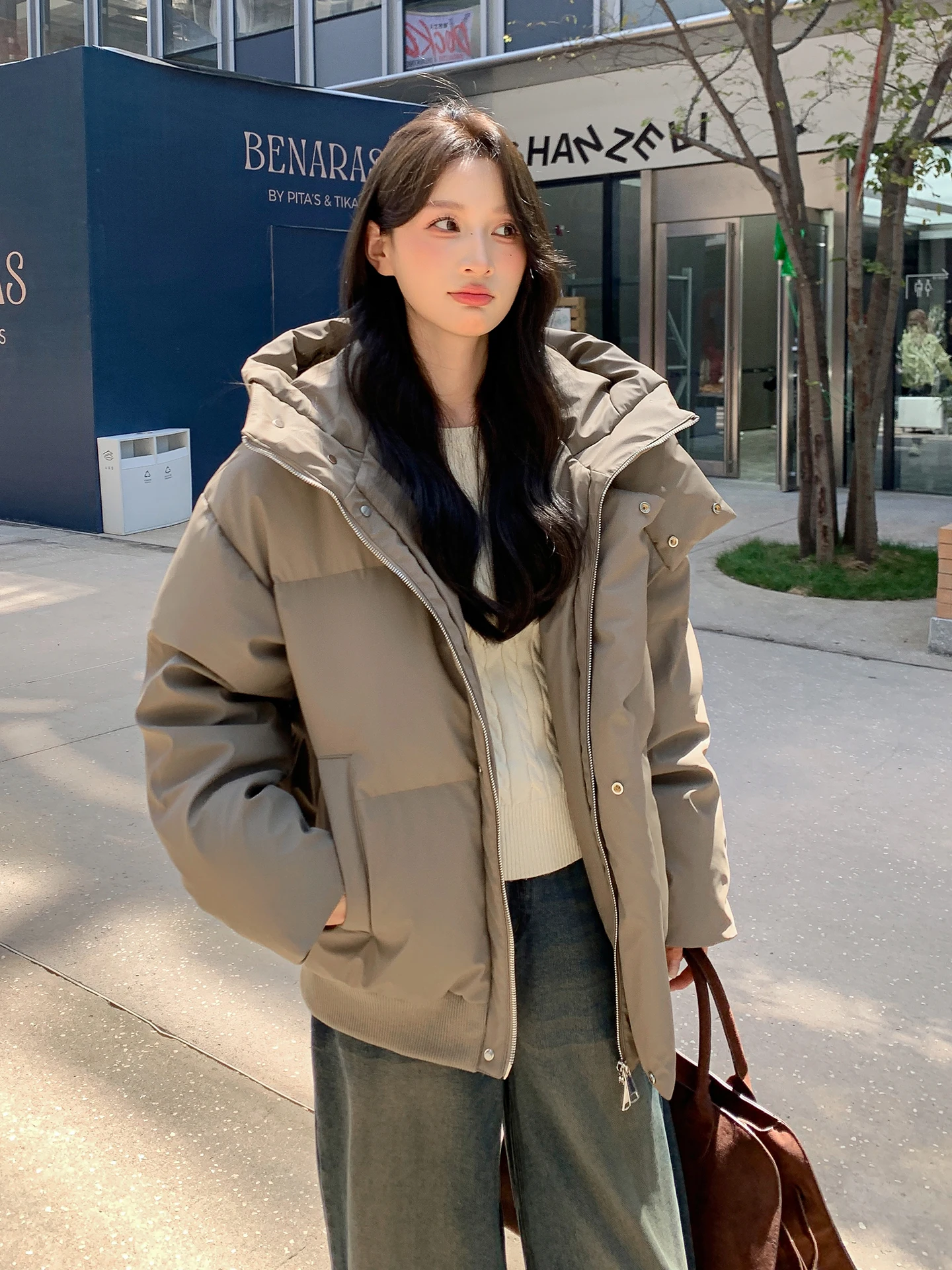 Winter Thiened Cotton Jaet Men Women Pure Color Retro Hooded Couple Bread Coat Outerwear American Sle Coffee Color
Winter Thiened Cotton Jaet Men Women Pure Color Retro Hooded Couple Bread Coat Outerwear American Sle Coffee Color