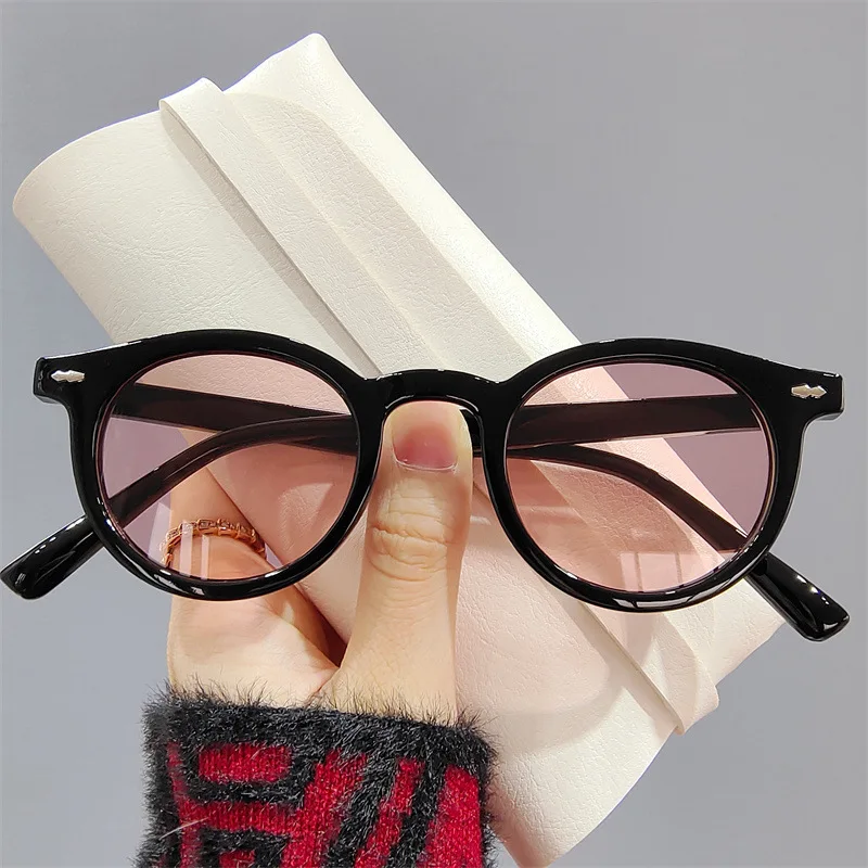Vintage Round Sunglasses for Men Women Luxury Brand Designer Small Sun Glasses Ins Popular Black Red Eyewear Shades UV400
Vintage Round Sunglasses for Men Women Luxury Brand Designer Small Sun Glasses Ins Popular Black Red Eyewear Shades UV400