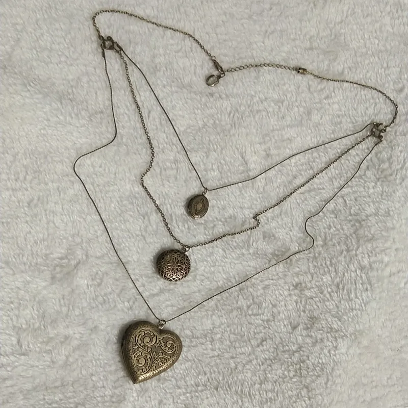 Vintage Antique Gold 3 Layers Openable Heart Pendant Necklace for Women Evening Party Delicate Wedding Anniversary Gift
Vintage Antique Gold 3 Layers Openable Heart Pendant Necklace for Women Evening Party Delicate Wedding Anniversary Gift