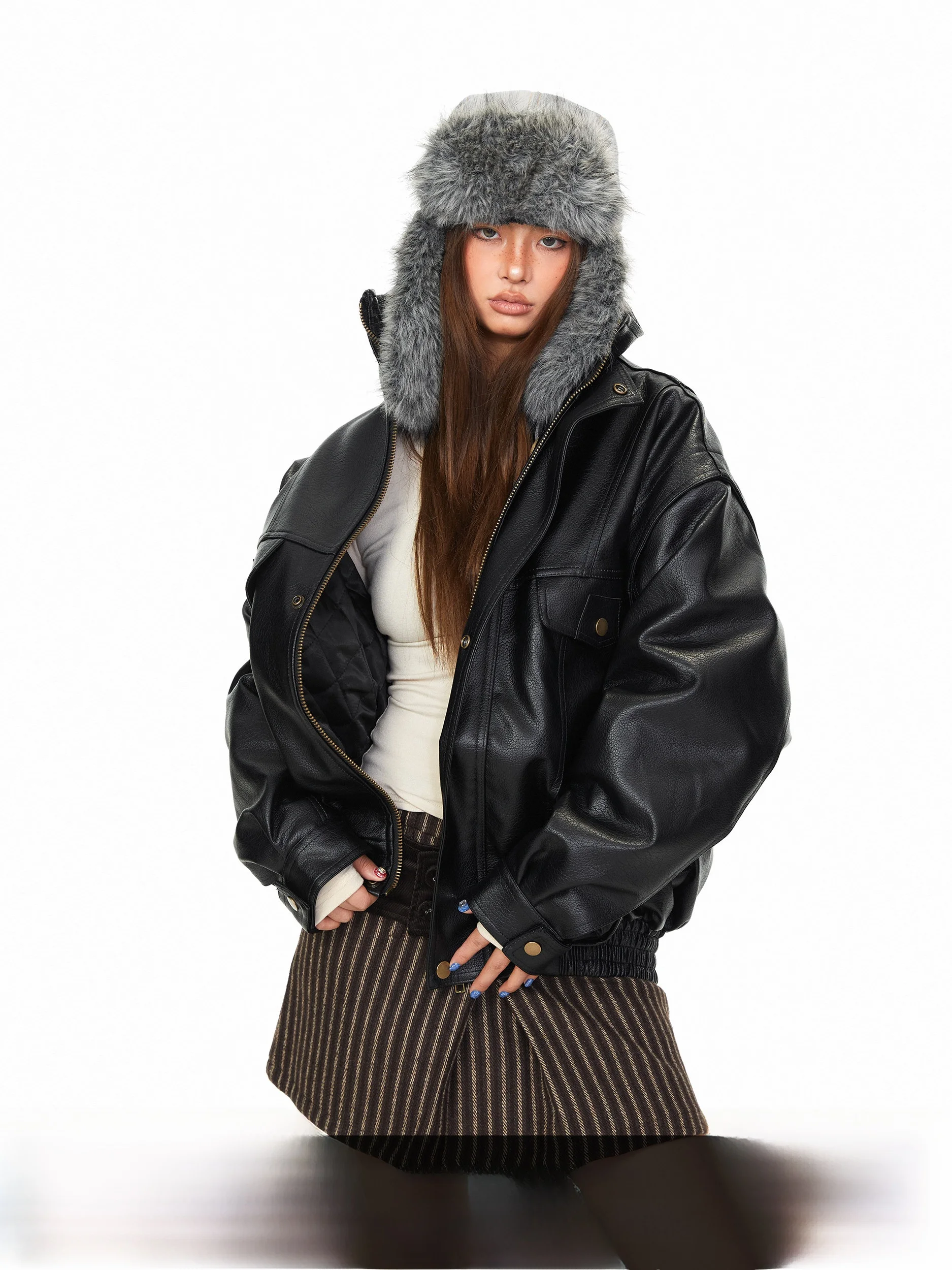 Blabb Sli PU Leather Jaet with Fur Collar Thiened Warm Cotton Coat Women's Loose Fit Winter Faion Brand
Blabb Sli PU Leather Jaet with Fur Collar Thiened Warm Cotton Coat Women's Loose Fit Winter Faion Brand