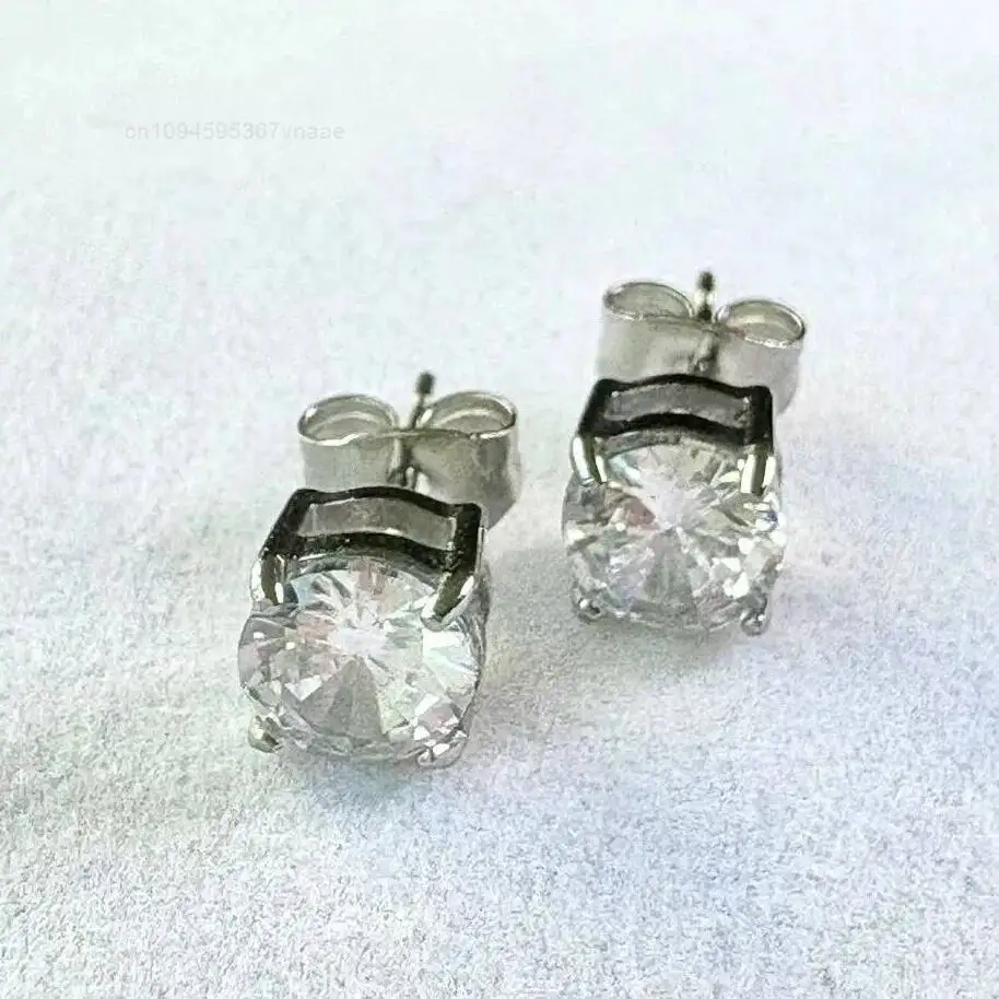 Elegant 925 Sterling Silver Moissanite Stud Earrings Classic Four-Prong Crafted Minimalist Design for Gift Occasions
Elegant 925 Sterling Silver Moissanite Stud Earrings Classic Four-Prong Crafted Minimalist Design for Gift Occasions