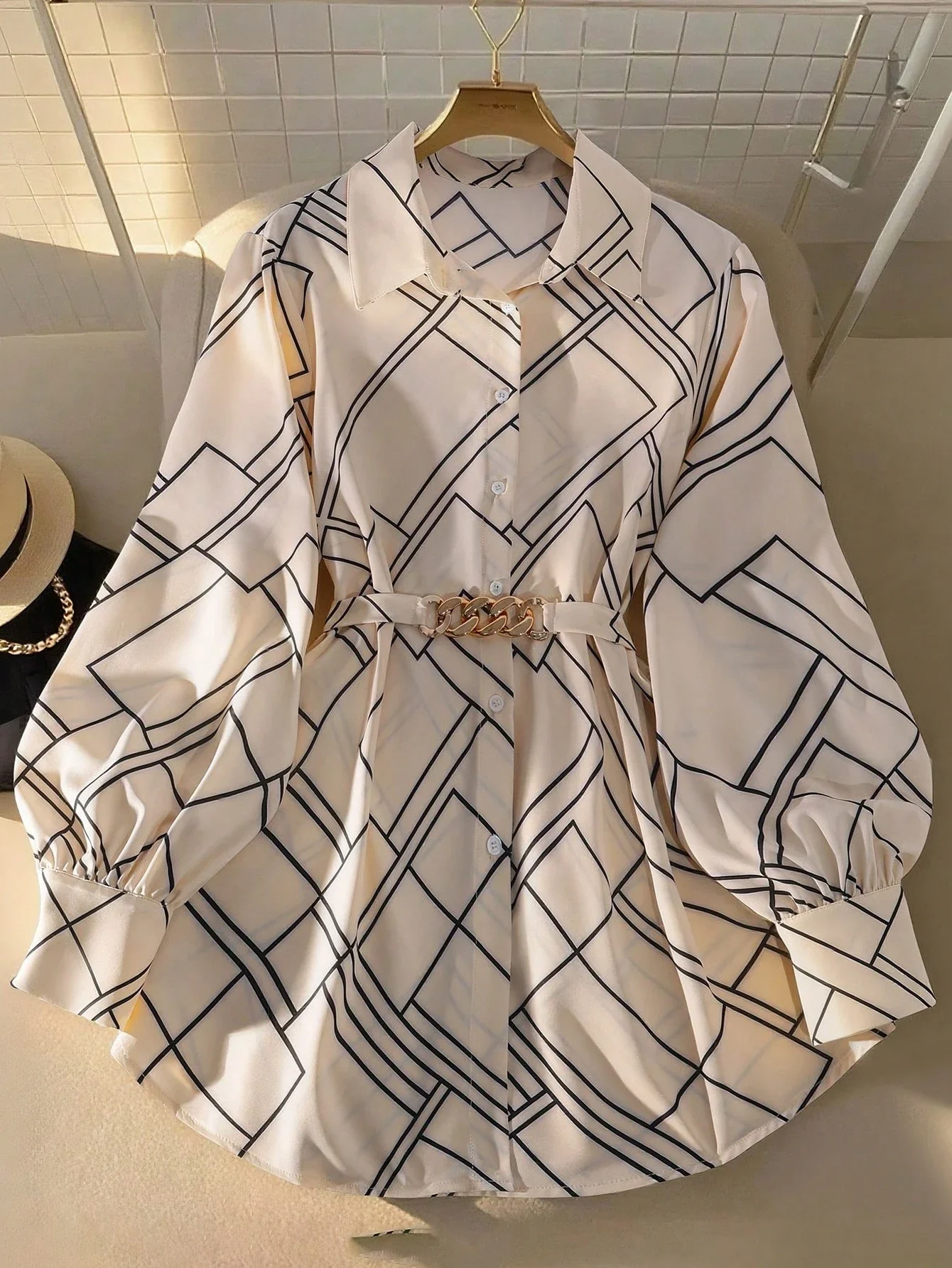 Plus Size Women's Geometric Print Lantern Sleeve Blouse With Sash Belt
Plus Size Women's Geometric Print Lantern Sleeve Blouse With Sash Belt