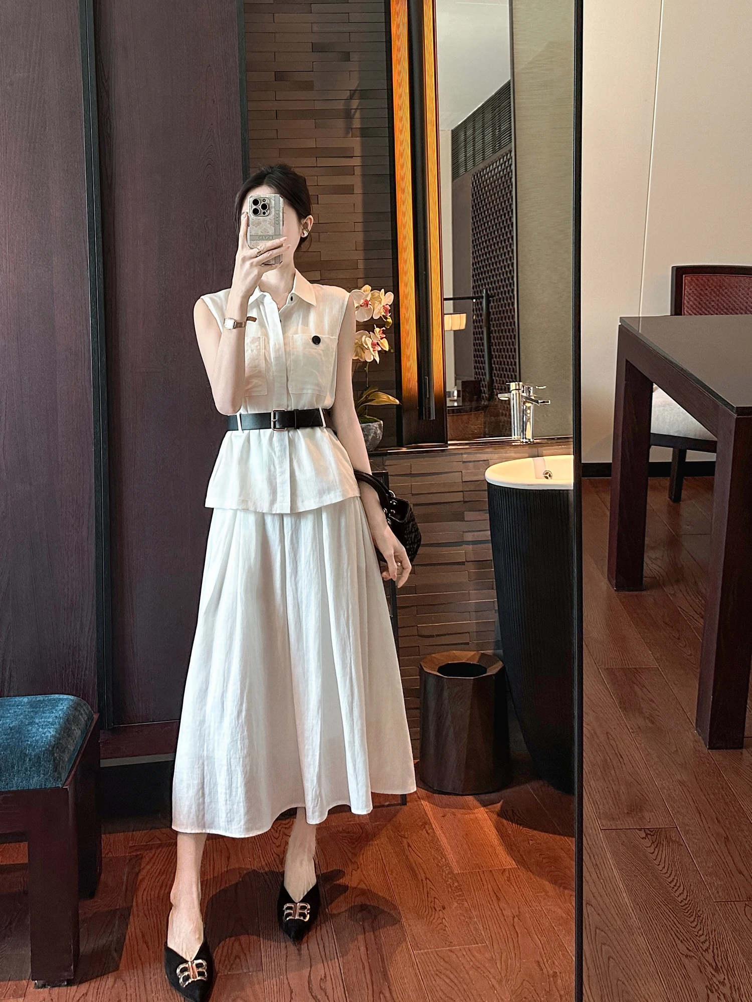You See Women's Linen Sleeveless Neck Vest Set Casual Comfortable Breathable Spring Fashion Workwear Two-Piece Suit
You See Women's Linen Sleeveless Neck Vest Set Casual Comfortable Breathable Spring Fashion Workwear Two-Piece Suit
