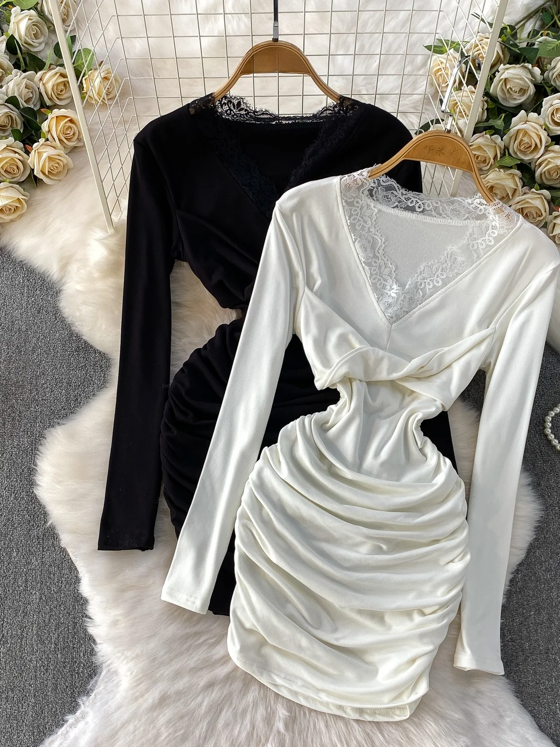 Платье Pure Desire Spicy Girl с кружевными вставками и V-образным вырезом, женское, осенне-зимнее, плиссированное, облегающее, с запахом, юбка-обертка
Платье Pure Desire Spicy Girl с кружевными вставками и V-образным вырезом, женское, осенне-зимнее, плиссированное, облегающее, с запахом, юбка-обертка