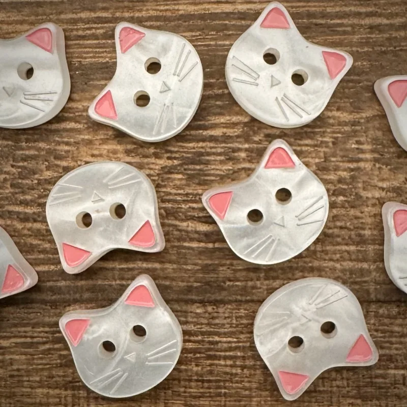 Милый кот, мультяшные животные, мультяшные животные для детей, детский свитер, платье, рубашка, пуговицы, сделай сам, одежда, швейные принадлежности, поделки
Милый кот, мультяшные животные, мультяшные животные для детей, детский свитер, платье, рубашка, пуговицы, сделай сам, одежда, швейные принадлежности, поделки