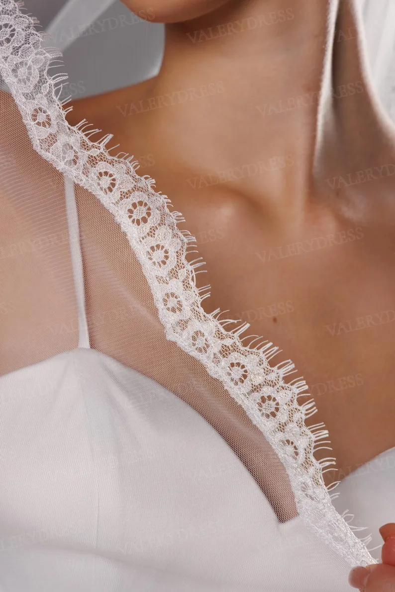 Single Layer Lace Cathedral Bridal Veil Mantilla Spanish Style Soft Tulle Veil Customized length and Accept bulk orders
Single Layer Lace Cathedral Bridal Veil Mantilla Spanish Style Soft Tulle Veil Customized length and Accept bulk orders