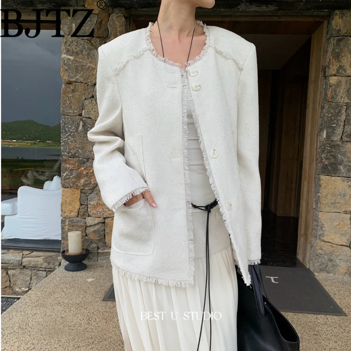 BJTZ Versatile Temperament Single Breasted Jacket For Woman 2025 Spring Autumn New O-neck Elegant Loose Female Coat
BJTZ Versatile Temperament Single Breasted Jacket For Woman 2025 Spring Autumn New O-neck Elegant Loose Female Coat