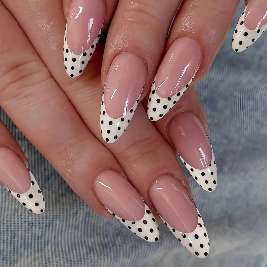 24 nail art small fresh polka dot nail pieces, designed classic French versatile almond nail wearing armor
24 nail art small fresh polka dot nail pieces, designed classic French versatile almond nail wearing armor