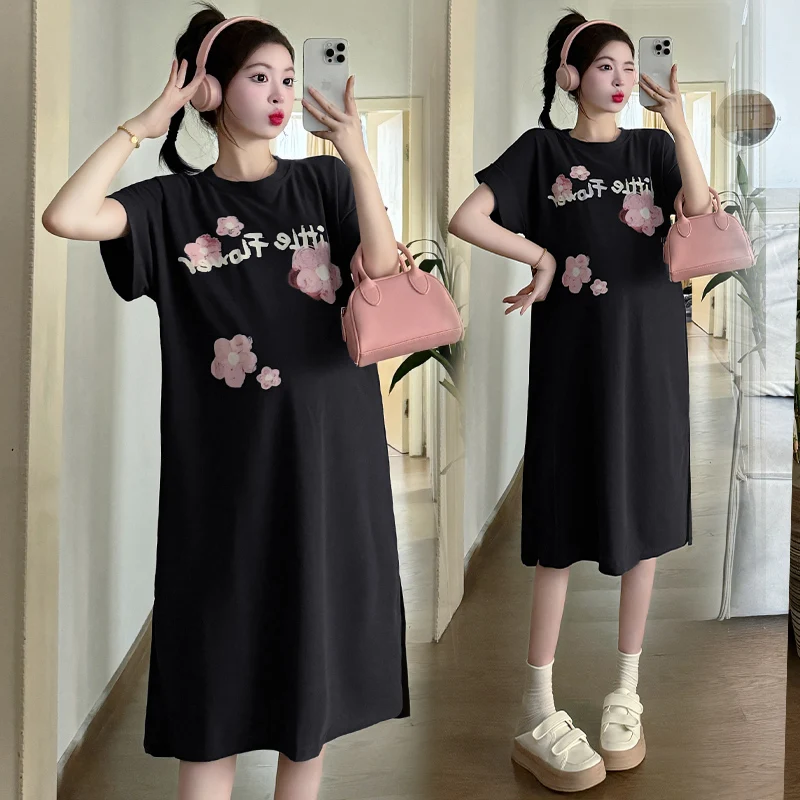 Plus Size Summer Maternity Dress Short Sleeve O-neck Side Split Long Loose Casual Pregnant Woman Dress Letters Flowers Clothes
Plus Size Summer Maternity Dress Short Sleeve O-neck Side Split Long Loose Casual Pregnant Woman Dress Letters Flowers Clothes