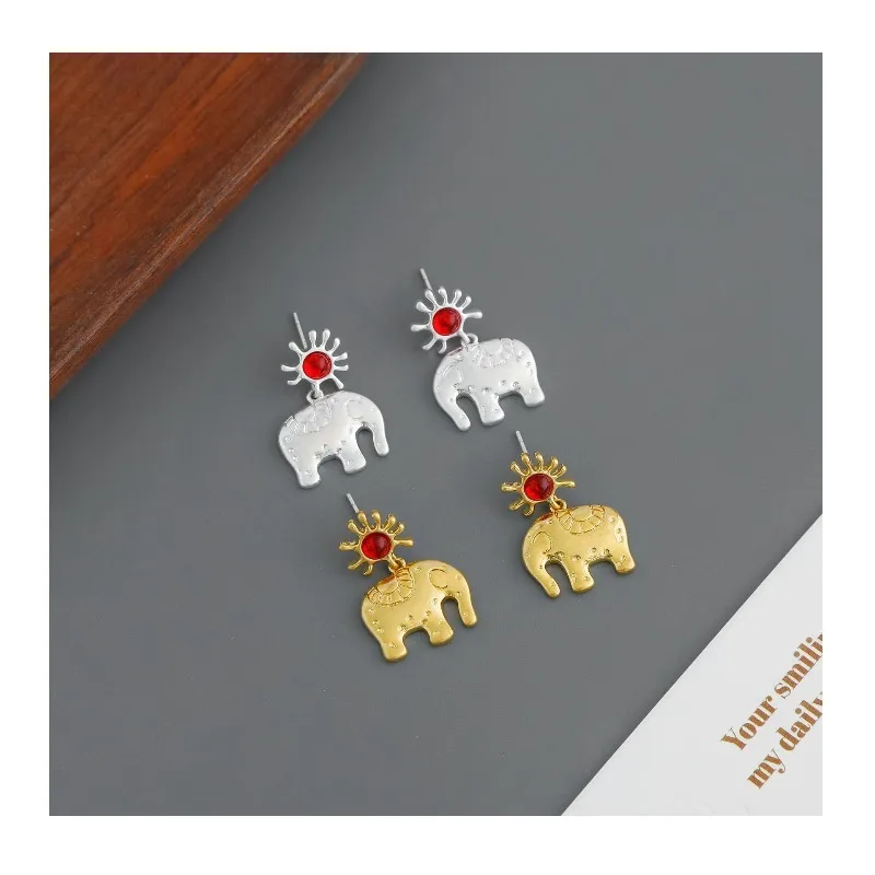 * Home Xiangyang Born Earrings Fashion Niche Design Fun and Advanced Sense Wu Xin Same Little Jixiang Earrings
* Home Xiangyang Born Earrings Fashion Niche Design Fun and Advanced Sense Wu Xin Same Little Jixiang Earrings