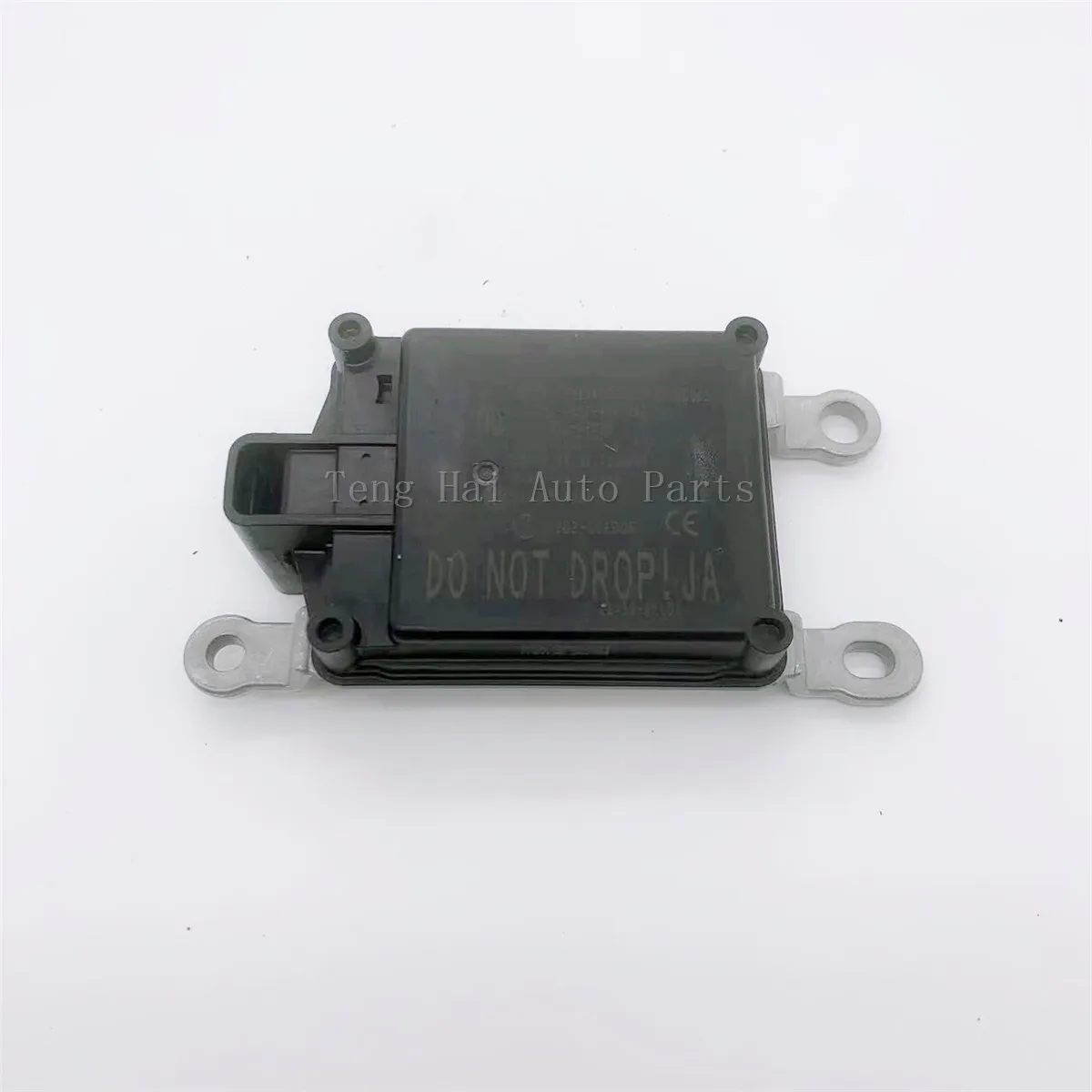 XYQPSEW For Nissan Rogue Altima Cruise Range Radar Sensor 28438-6FL0A 284386FL0A
XYQPSEW For Nissan Rogue Altima Cruise Range Radar Sensor 28438-6FL0A 284386FL0A