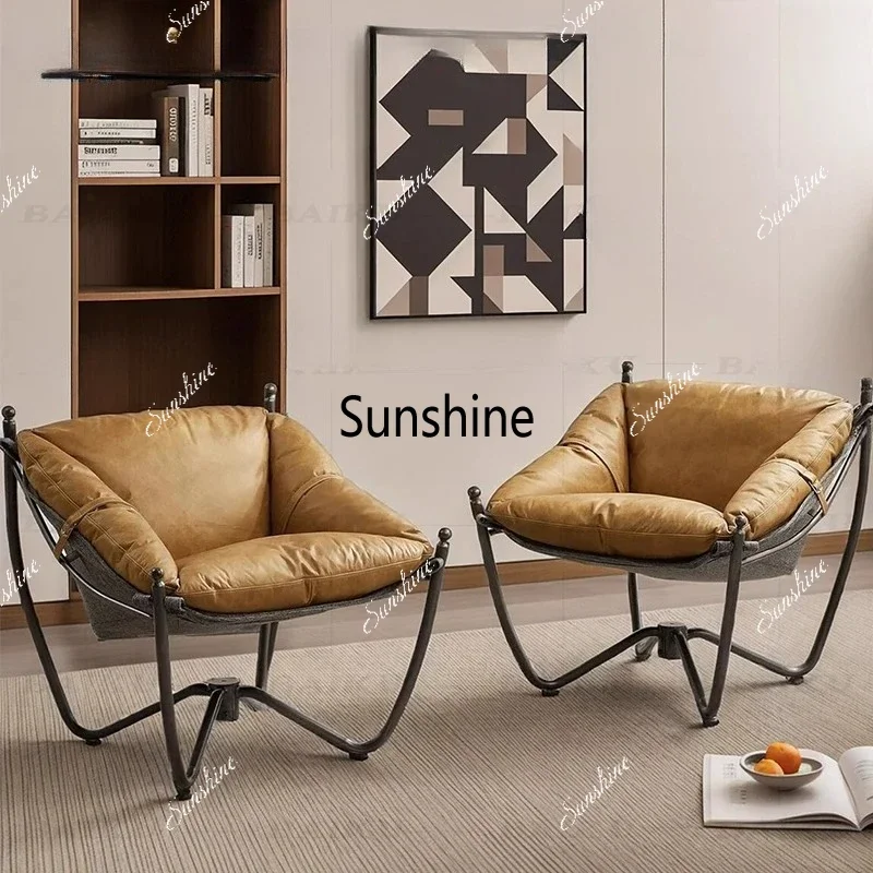 Medieval style metal frame retro W-shaped leisure chair
Medieval style metal frame retro W-shaped leisure chair