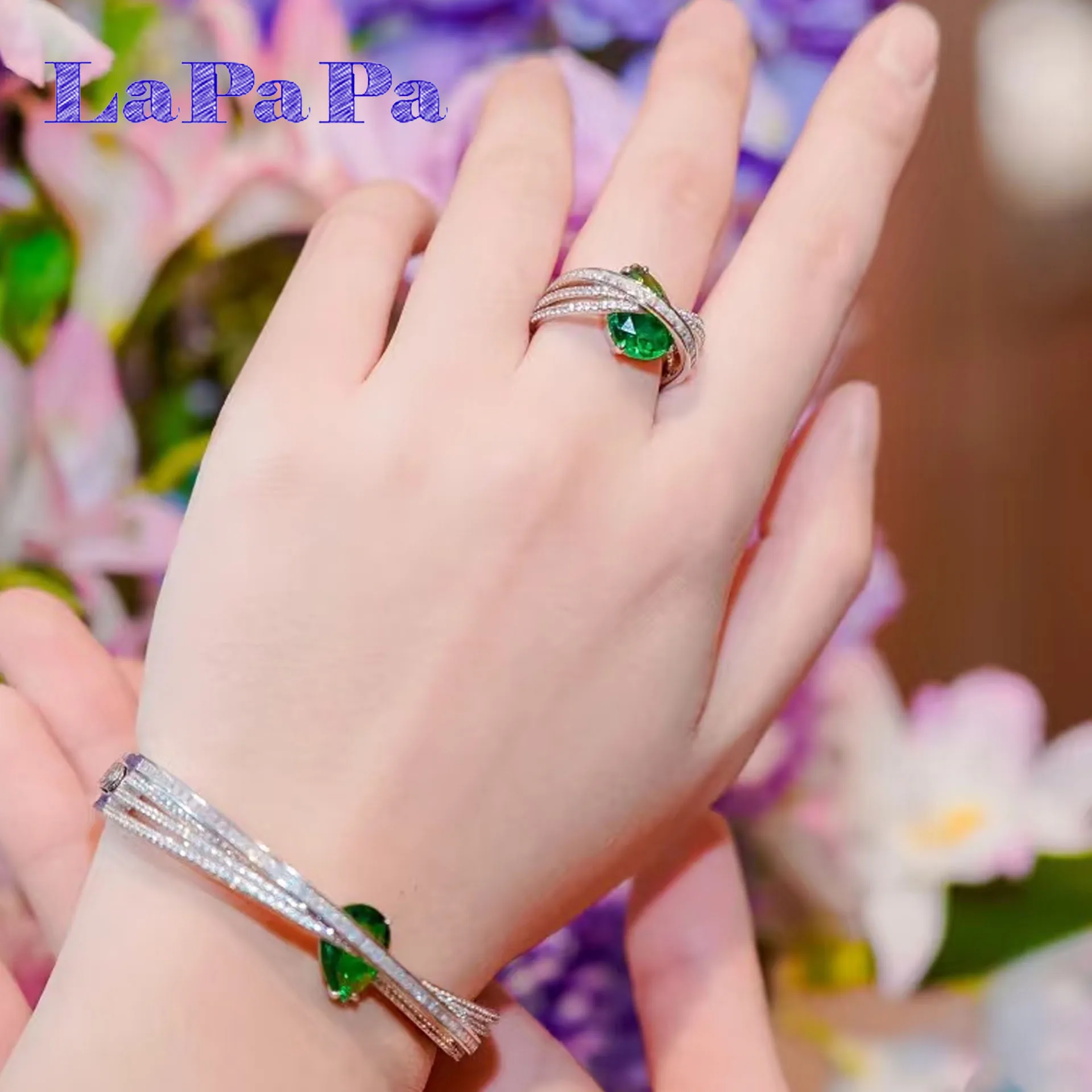 2025 Luxury Green Crystal Geometry Earrings 2025 High Jewelry Set Original Fashion for Women Necklace Earrings Bracelet Ring
2025 Luxury Green Crystal Geometry Earrings 2025 High Jewelry Set Original Fashion for Women Necklace Earrings Bracelet Ring