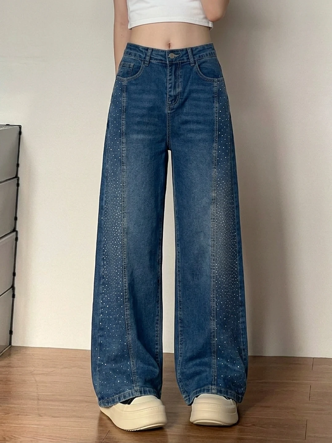 Summer 2026 Women's High Waist Wide Leg Jeans Design Sense Rhinestone Loose Fit Straight Leg Pants plus Size Slimming Effect
Summer 2026 Women's High Waist Wide Leg Jeans Design Sense Rhinestone Loose Fit Straight Leg Pants plus Size Slimming Effect