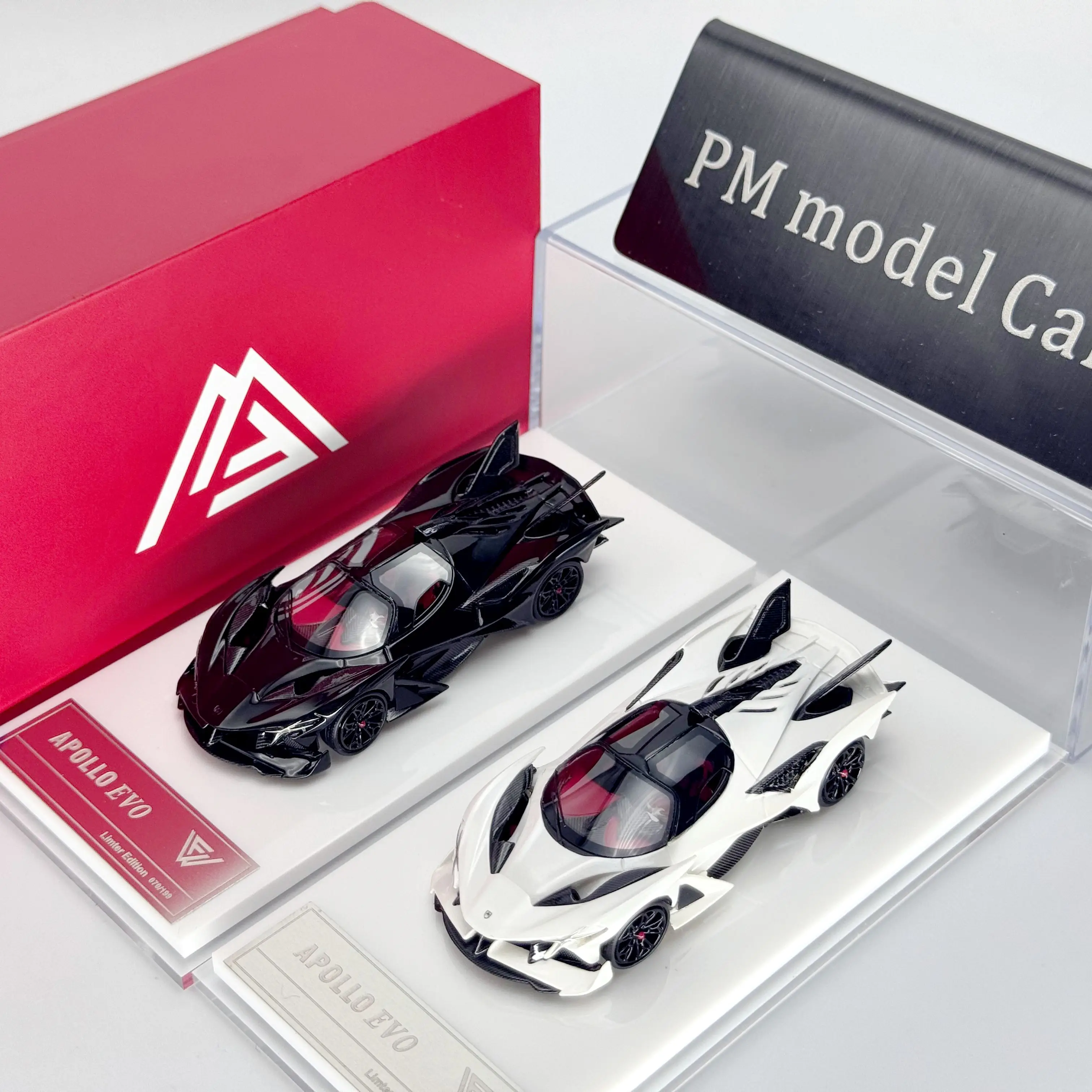 WF 1:64 Apollo IE EVO Supercar White Black Resin Model Car Collectible Gift
WF 1:64 Apollo IE EVO Supercar White Black Resin Model Car Collectible Gift