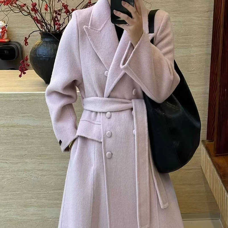 Зима 2025 года, новое корейское стильное двустороннее шерстяное пальто для женщин, однотонное двубортное длинное пальто с лацканами 
Зима 2025 года, новое корейское стильное двустороннее шерстяное пальто для женщин, однотонное двубортное длинное пальто с лацканами