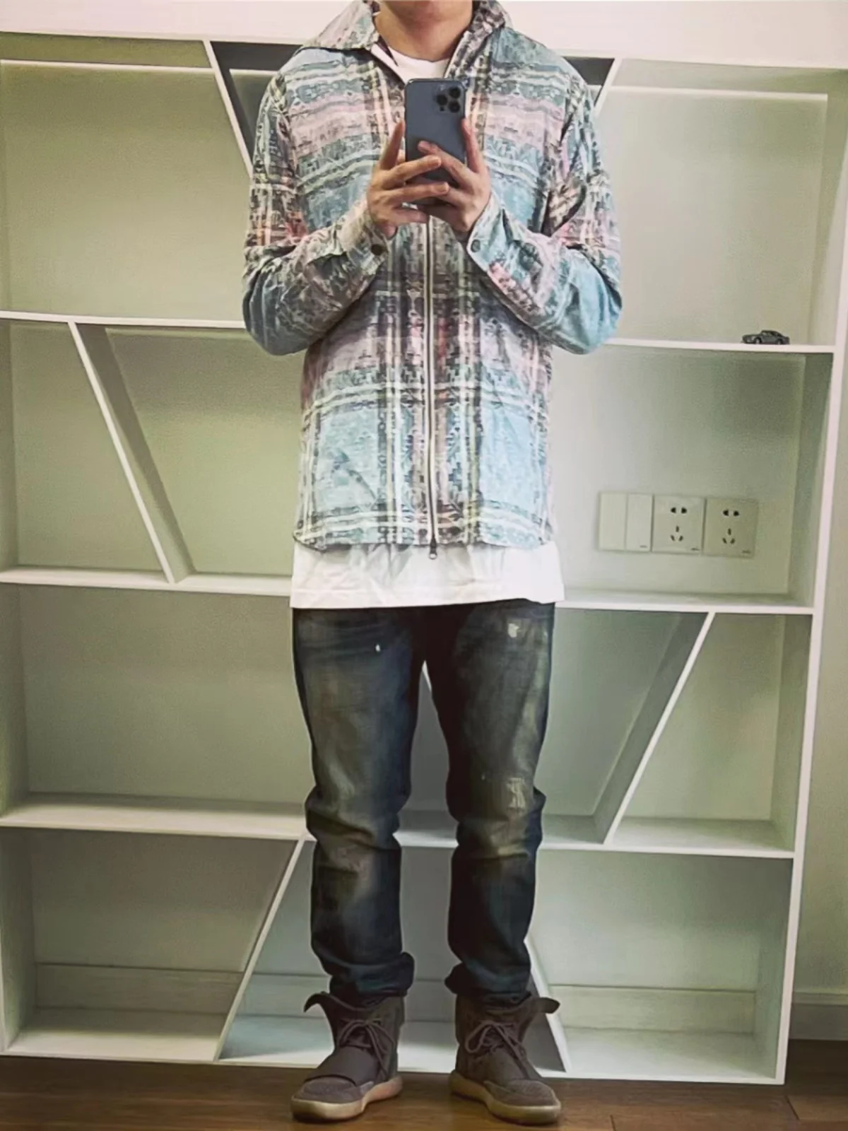 Куртка BTTJOB с капюшоном на молнии, жаккардовая, приталенная, в городском стиле, с индийским принтом, длинная, для молодежи, повседневная, на все сезоны
Куртка BTTJOB с капюшоном на молнии, жаккардовая, приталенная, в городском стиле, с индийским принтом, длинная, для молодежи, повседневная, на все сезоны