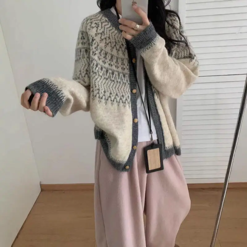 Винтажный жаккардовый вязаный кардиган Fair Isle, свободный ленивый свитер для девочек, трикотаж, женский пуловер, утепленный свитер на осень-зиму
Винтажный жаккардовый вязаный кардиган Fair Isle, свободный ленивый свитер для девочек, трикотаж, женский пуловер, утепленный свитер на осень-зиму