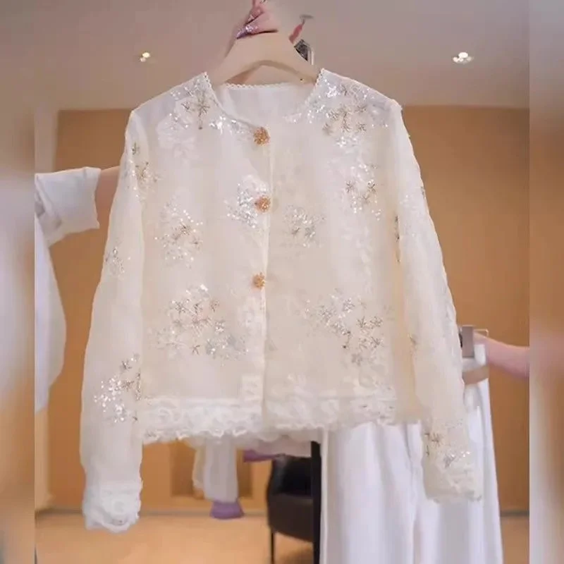 New Chinese Lace Embroidery Sunscreen Short Coat Female 2025 New High-grade Temperament Celebrities Wear National Tide Tops
New Chinese Lace Embroidery Sunscreen Short Coat Female 2025 New High-grade Temperament Celebrities Wear National Tide Tops