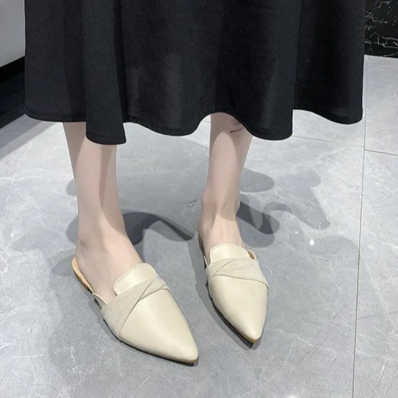 Новые стильные женские мюли-сандалии для лета, для улицы, на низком каблуке, с бантом, с острым закрытым носком, универсальные
Новые стильные женские мюли-сандалии для лета, для улицы, на низком каблуке, с бантом, с острым закрытым носком, универсальные