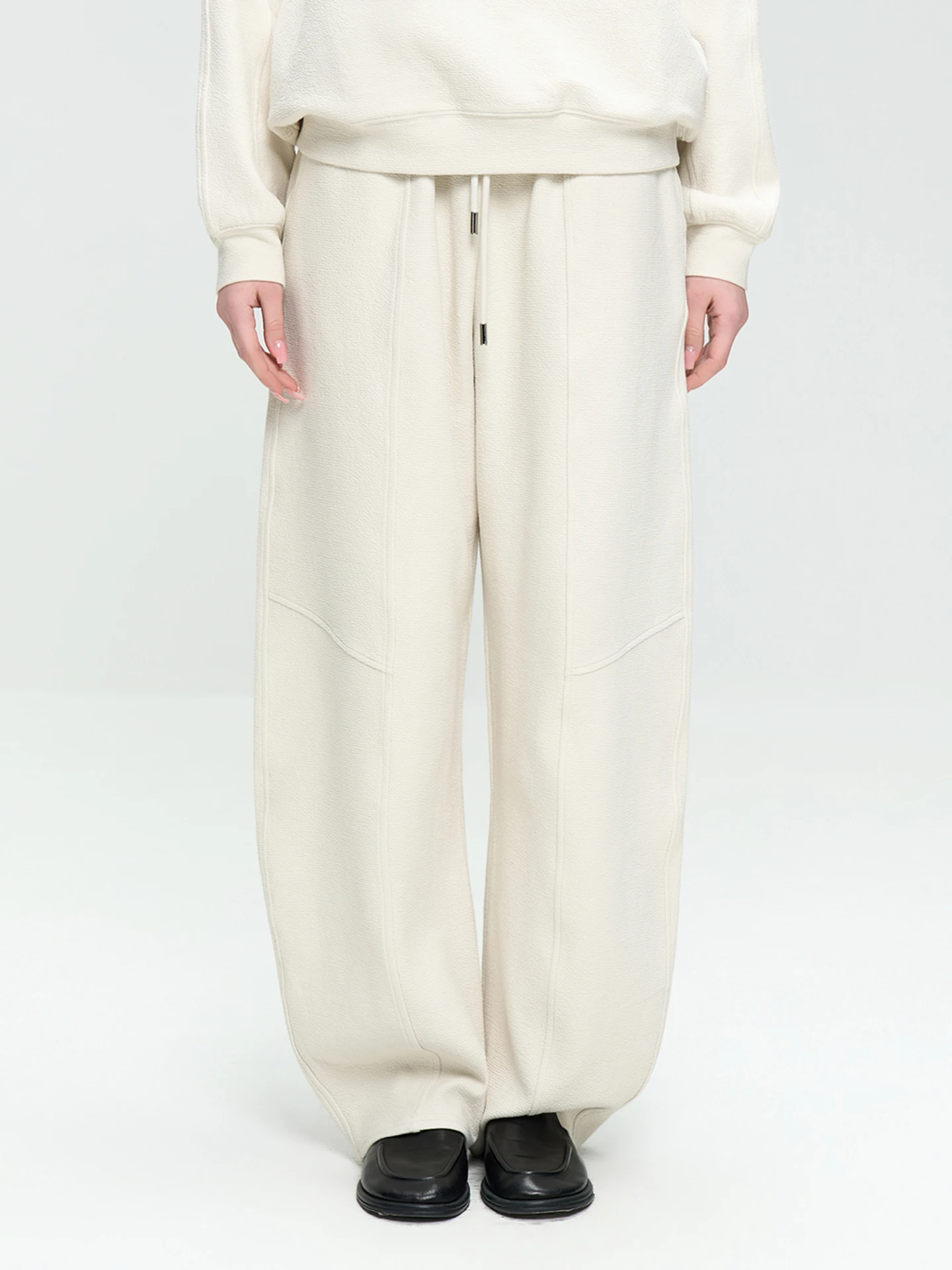 LUR Spring 2026 High Waist Drawstring Fleece Lined 3D Tailored Sports Casual Versatile Sweatpants Ladies Fashion Pants
LUR Spring 2026 High Waist Drawstring Fleece Lined 3D Tailored Sports Casual Versatile Sweatpants Ladies Fashion Pants