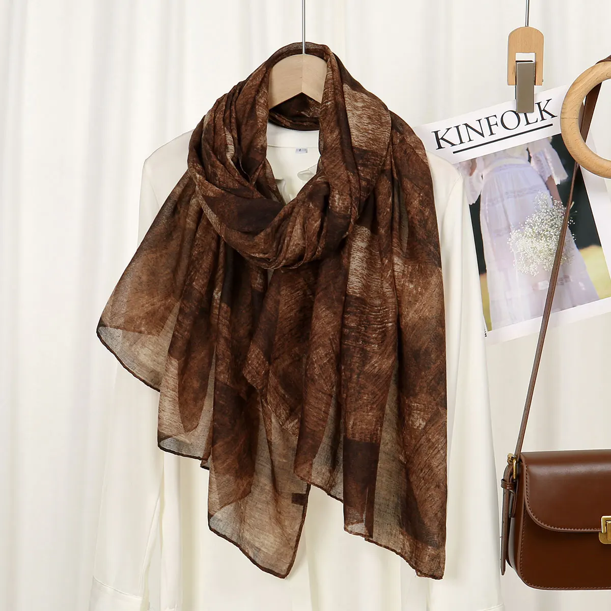 Новый вискозный хиджаб с принтом, шарф для женщин, мусульманский хиджаб, шаль, хлопковая повязка на голову с леопардовым принтом, женские дорожные накидки, палантины, шарфы
Новый вискозный хиджаб с принтом, шарф для женщин, мусульманский хиджаб, шаль, хлопковая повязка на голову с леопардовым принтом, женские дорожные накидки, палантины, шарфы