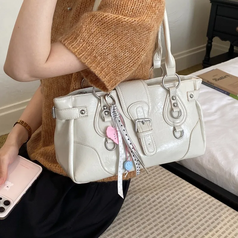 Fashionable Large Capacity Women's Shoulder Bag 2026 New Spring Summer Stylish Exquisite Commuter Tote Bag PU Leather Handbag
Fashionable Large Capacity Women's Shoulder Bag 2026 New Spring Summer Stylish Exquisite Commuter Tote Bag PU Leather Handbag