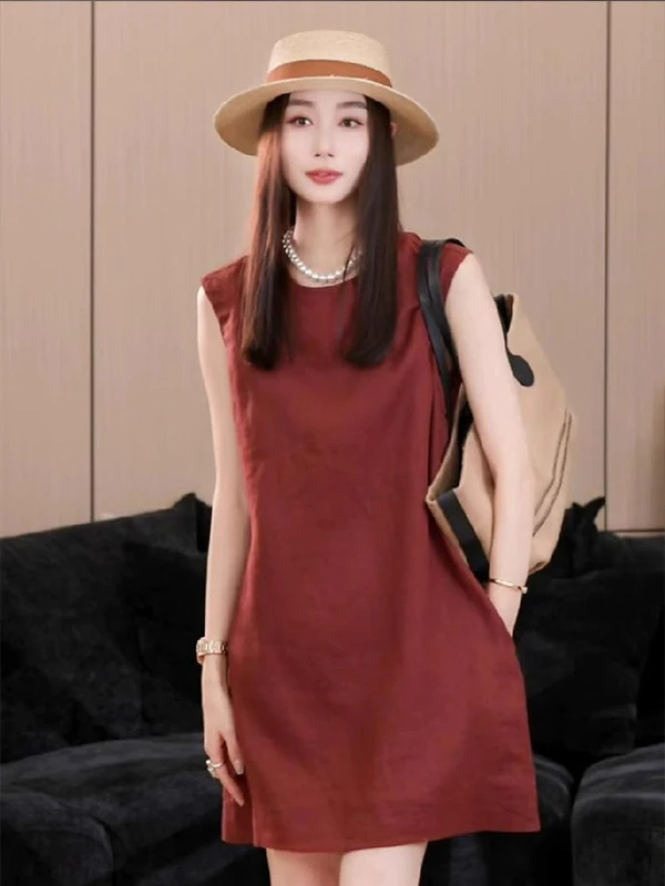 Elegant Red Sleeveless Dress Women's Summer 2025 New Small Size Beautiful Vest Skirt Casual Loose Polyester Fiber Citywalk
Elegant Red Sleeveless Dress Women's Summer 2025 New Small Size Beautiful Vest Skirt Casual Loose Polyester Fiber Citywalk