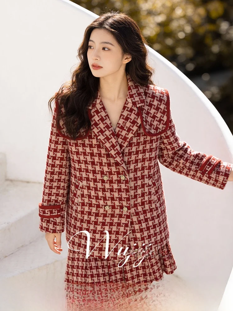 plus Size Women's Fashion Set Spring New College Style Age Reduction Midi Coat Pleated Skirt Polyester Fiber Casual Scene
plus Size Women's Fashion Set Spring New College Style Age Reduction Midi Coat Pleated Skirt Polyester Fiber Casual Scene